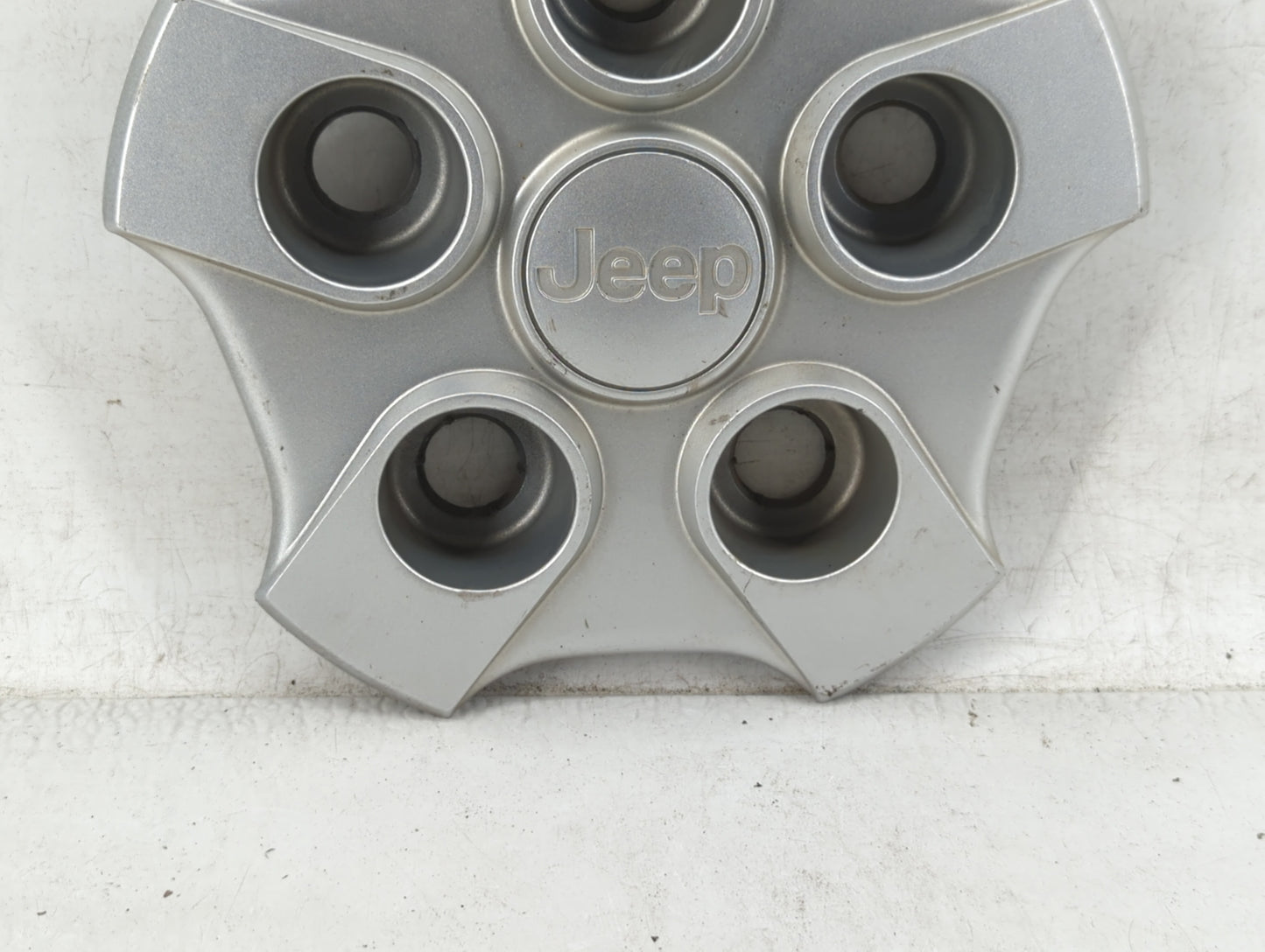 2017 Jeep Patriot Rim Wheel Center Cap Silver - Oemusedautoparts1.com