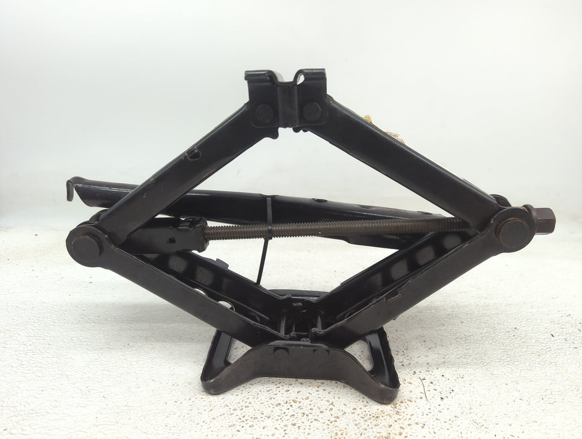 Jeep Patriot Spare Scissor Car Jack 928455 - Oemusedautoparts1.com