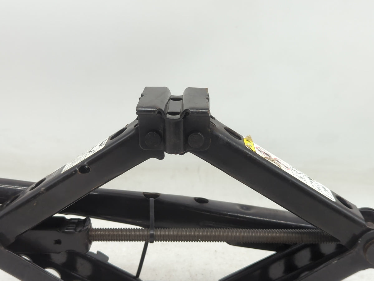 Jeep Patriot Spare Scissor Car Jack 928455 - Oemusedautoparts1.com