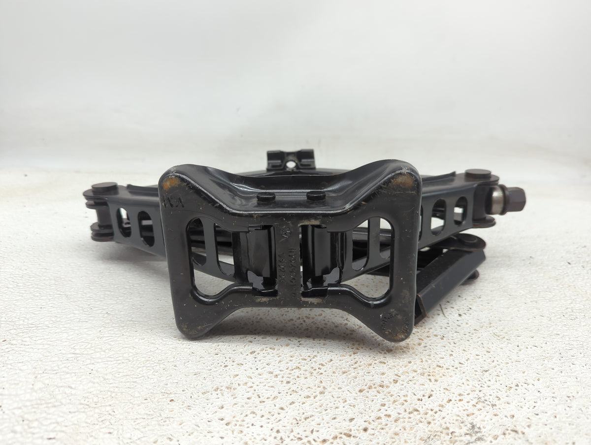 Jeep Patriot Spare Scissor Car Jack 928455 - Oemusedautoparts1.com