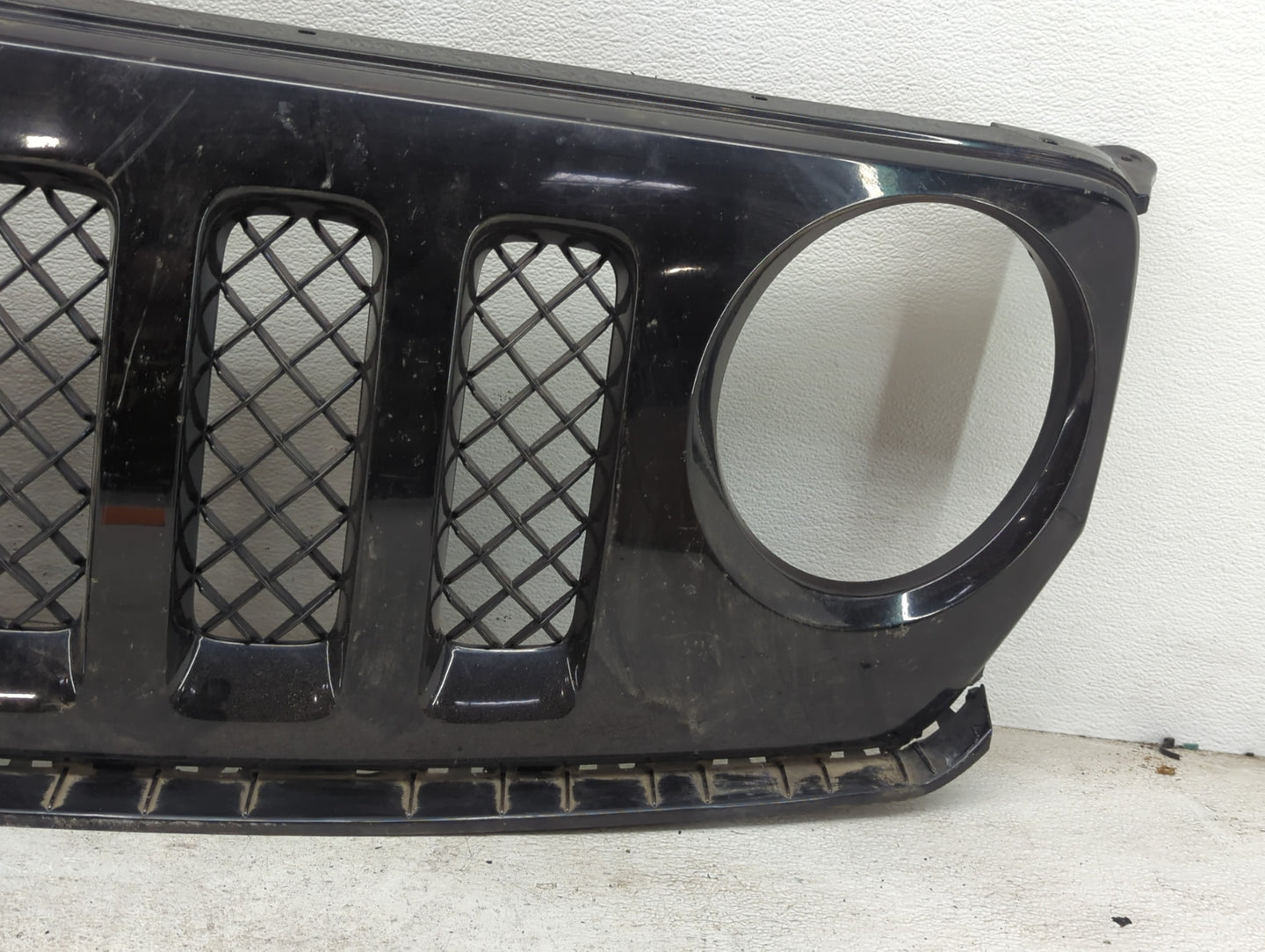 2011-2017 Jeep Patriot Front Grille Bumper Not Included Black - Oemusedautoparts1.com