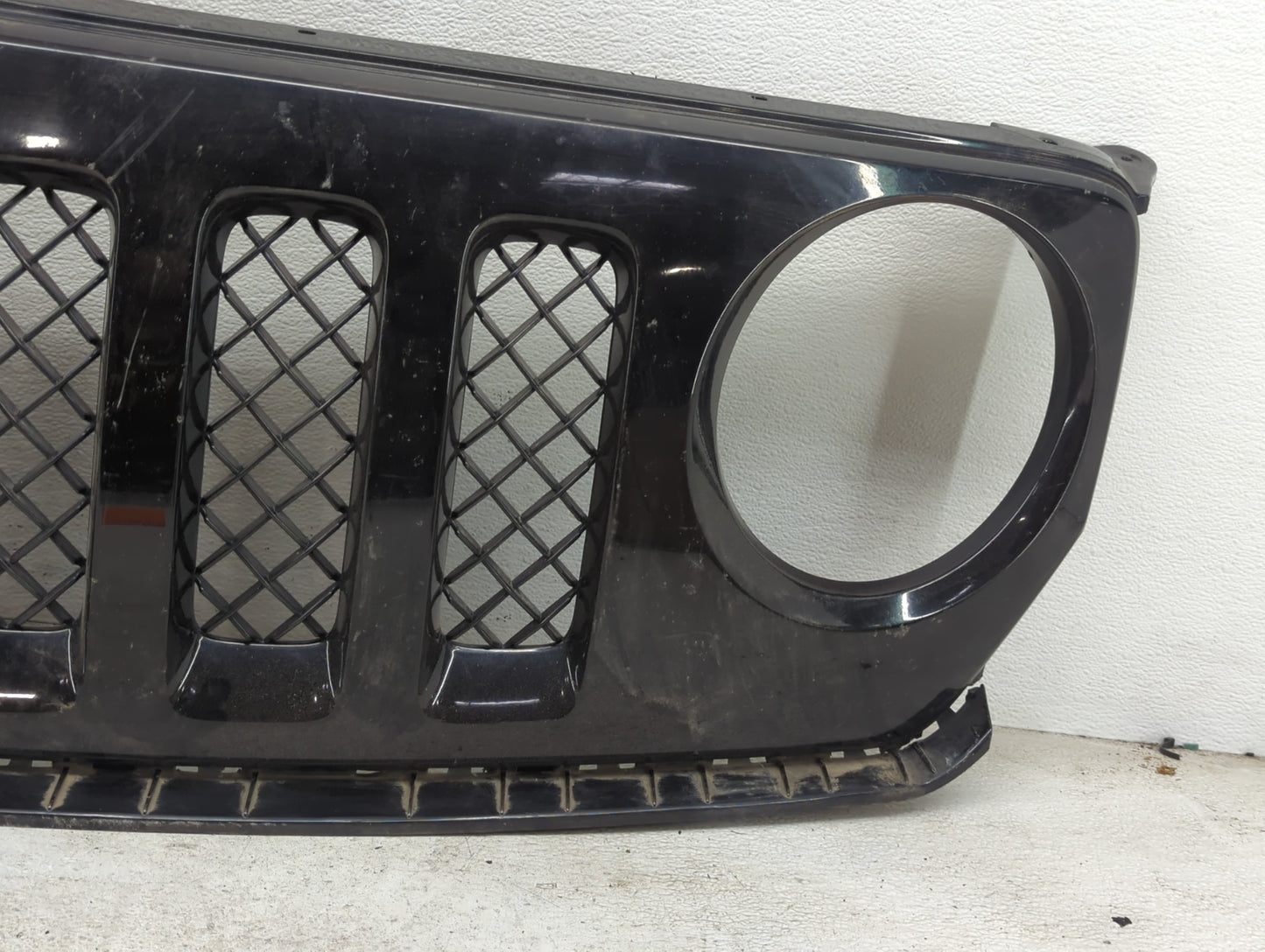 2011-2017 Jeep Patriot Front Grille Bumper Not Included Black - Oemusedautoparts1.com