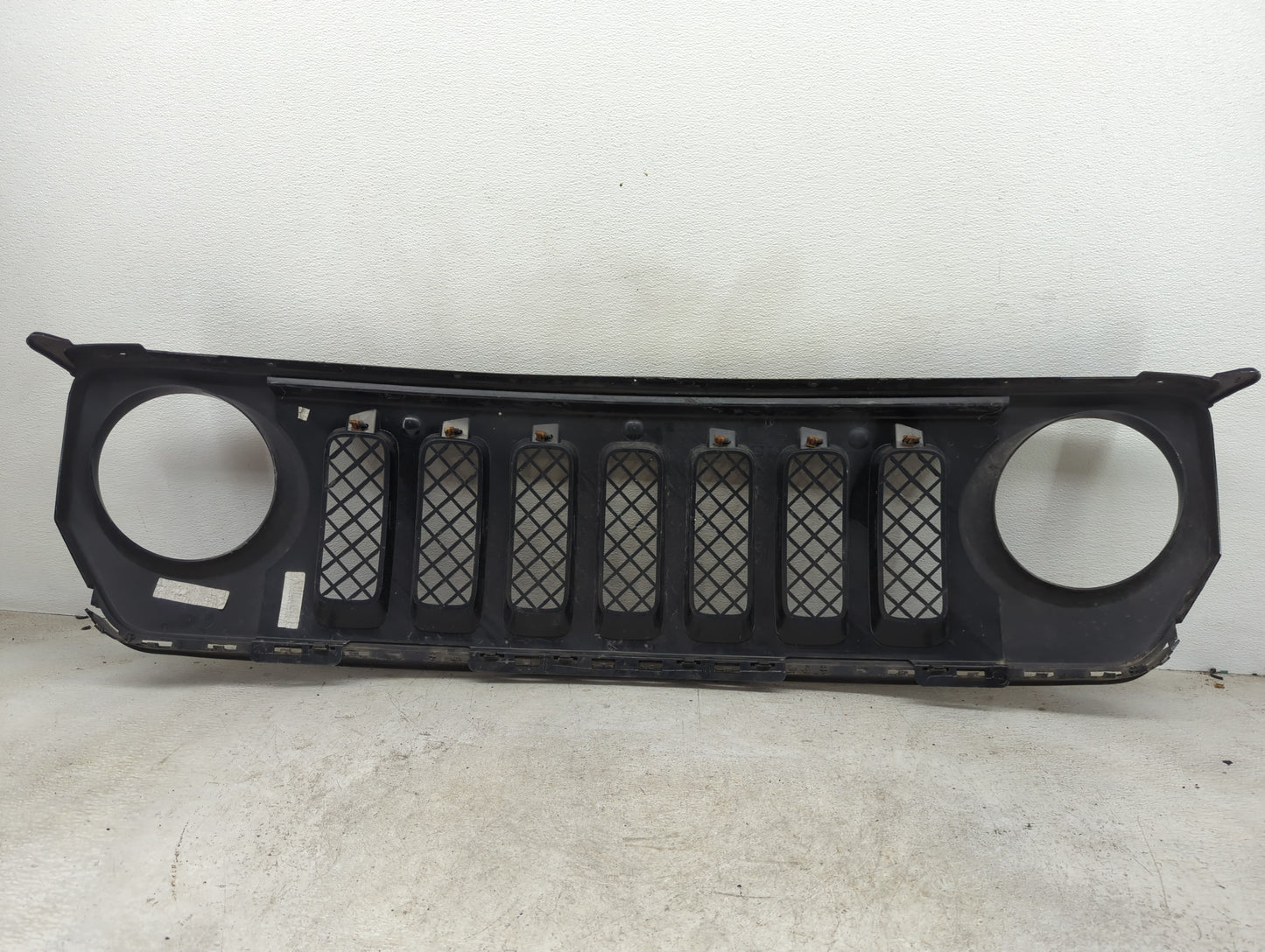 2011-2017 Jeep Patriot Front Grille Bumper Not Included Black - Oemusedautoparts1.com