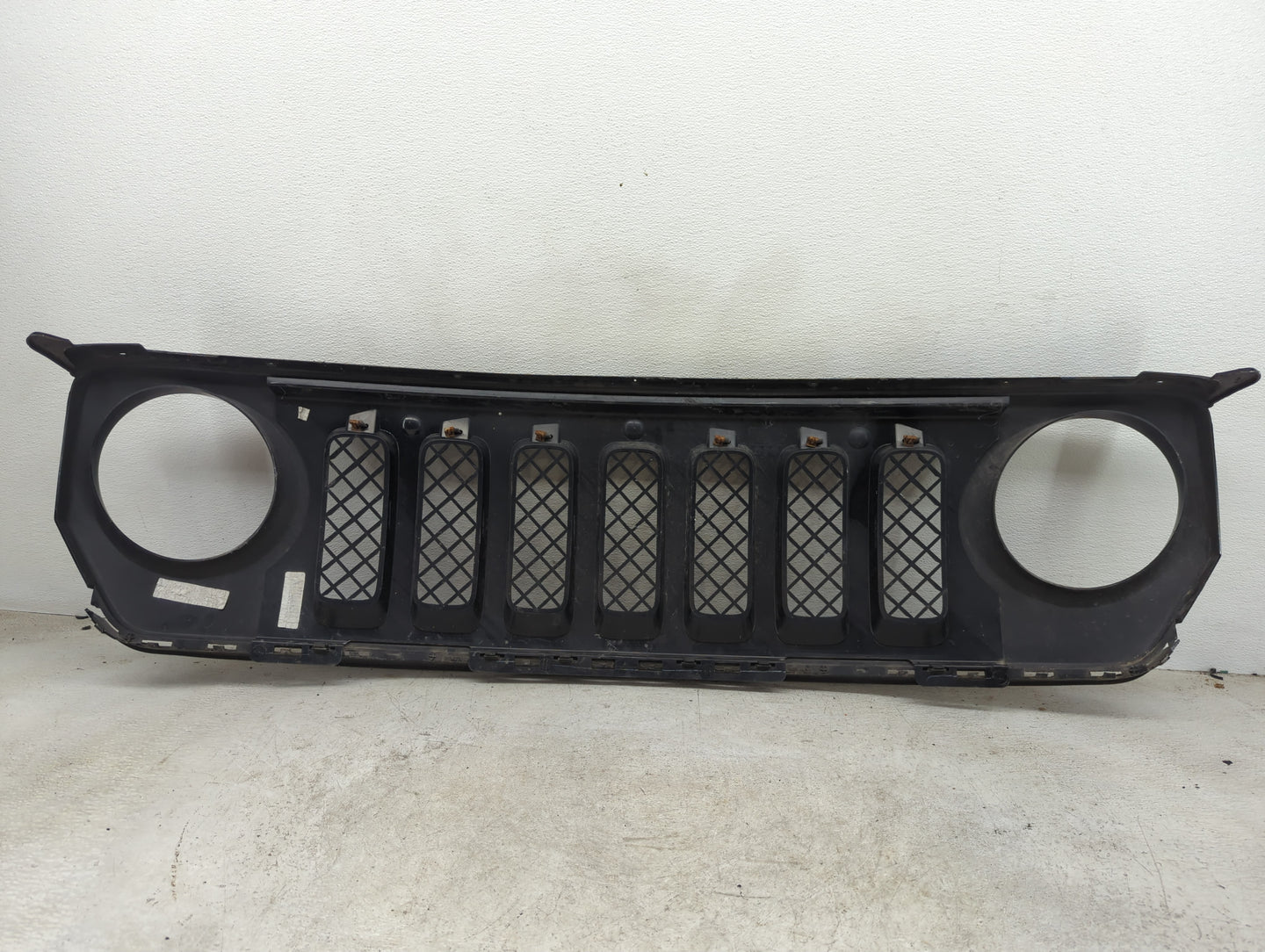 2011-2017 Jeep Patriot Front Grille Bumper Not Included Black - Oemusedautoparts1.com