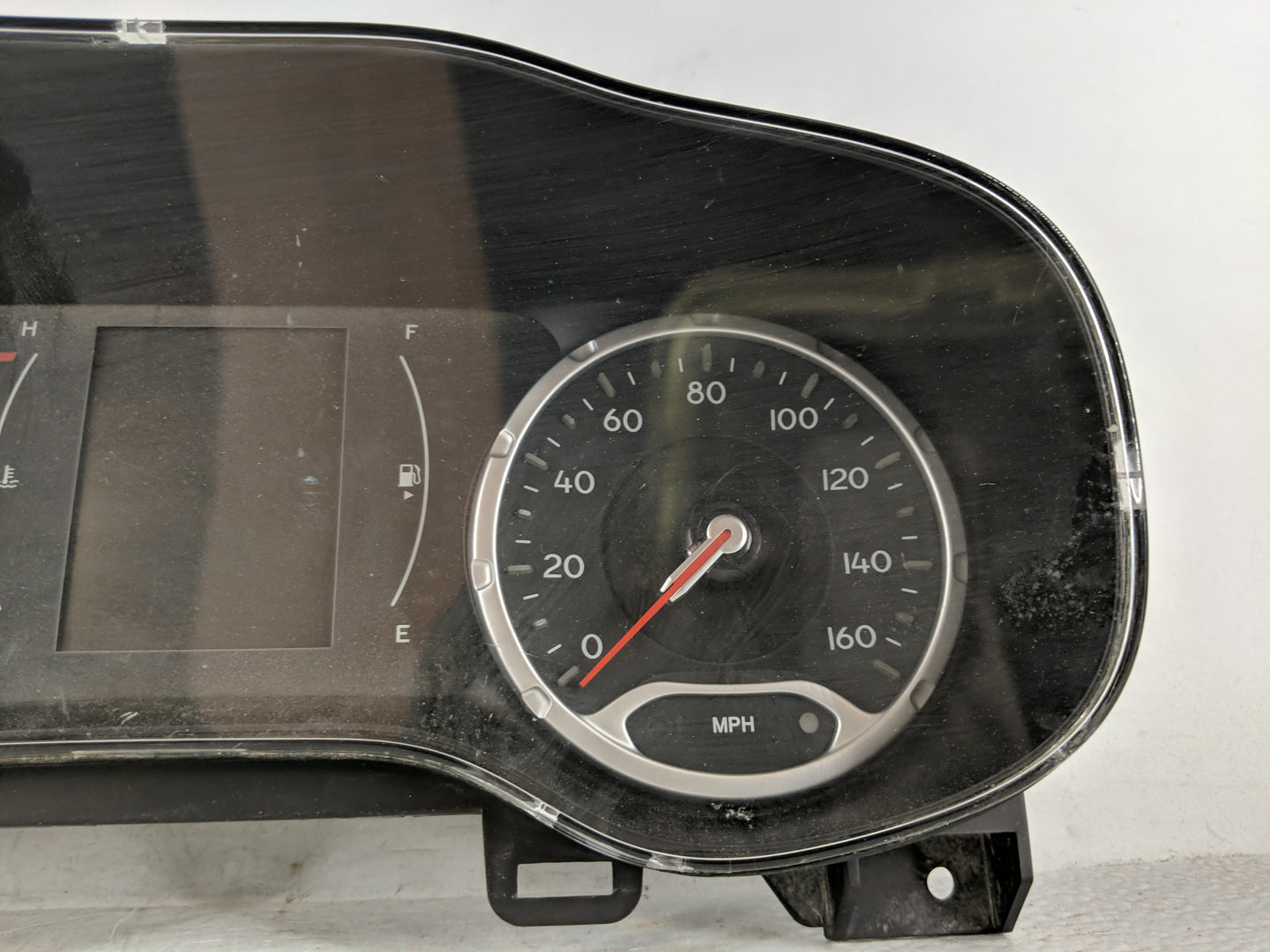 2015-2017 Jeep Renegade Instrument Cluster Speedometer Gauges P/N:735671977 Fits Fits 2015 2016 2017 OEM Used Auto Parts - O