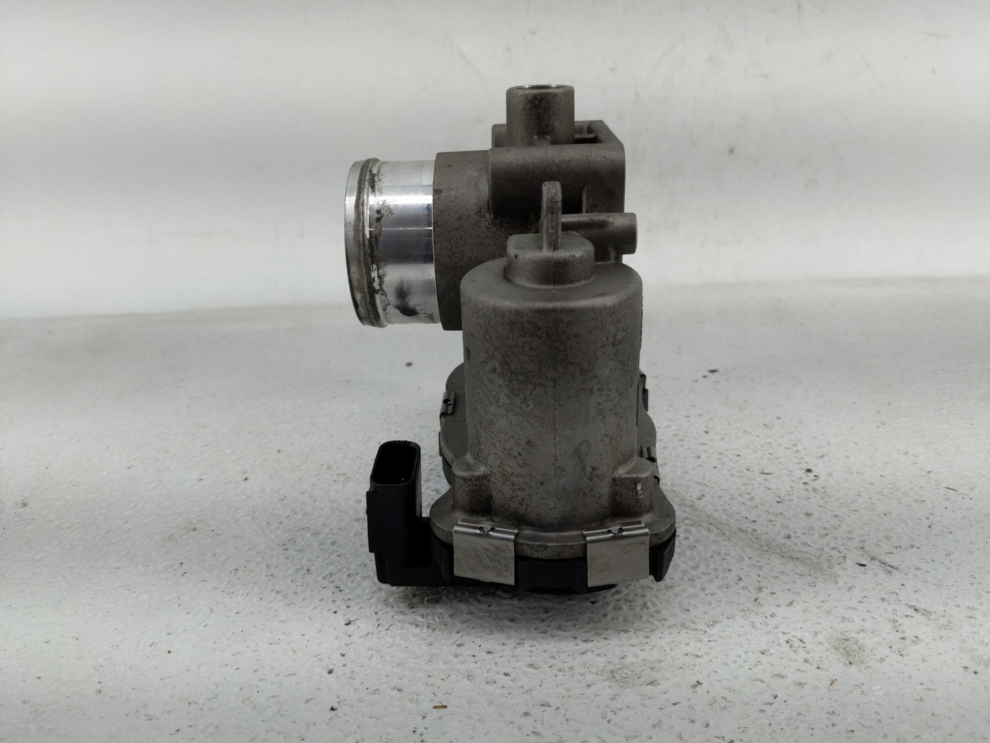 2015-2018 Jeep Renegade Throttle Body Fits Fits 2015 2016 2017 2018 OEM Used Auto Parts - Oemusedautoparts1.com
