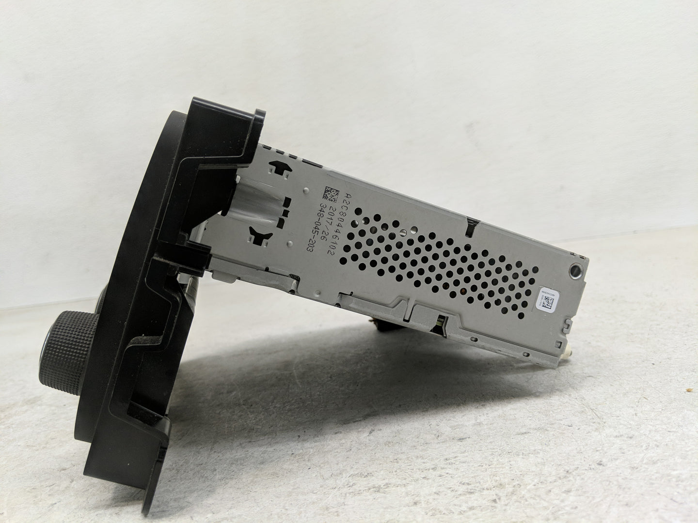 2015-2017 Jeep Renegade Radio AM FM Cd Player Receiver Replacement Fits Fits 2015 2016 2017 OEM Used Auto Parts - Oemusedaut