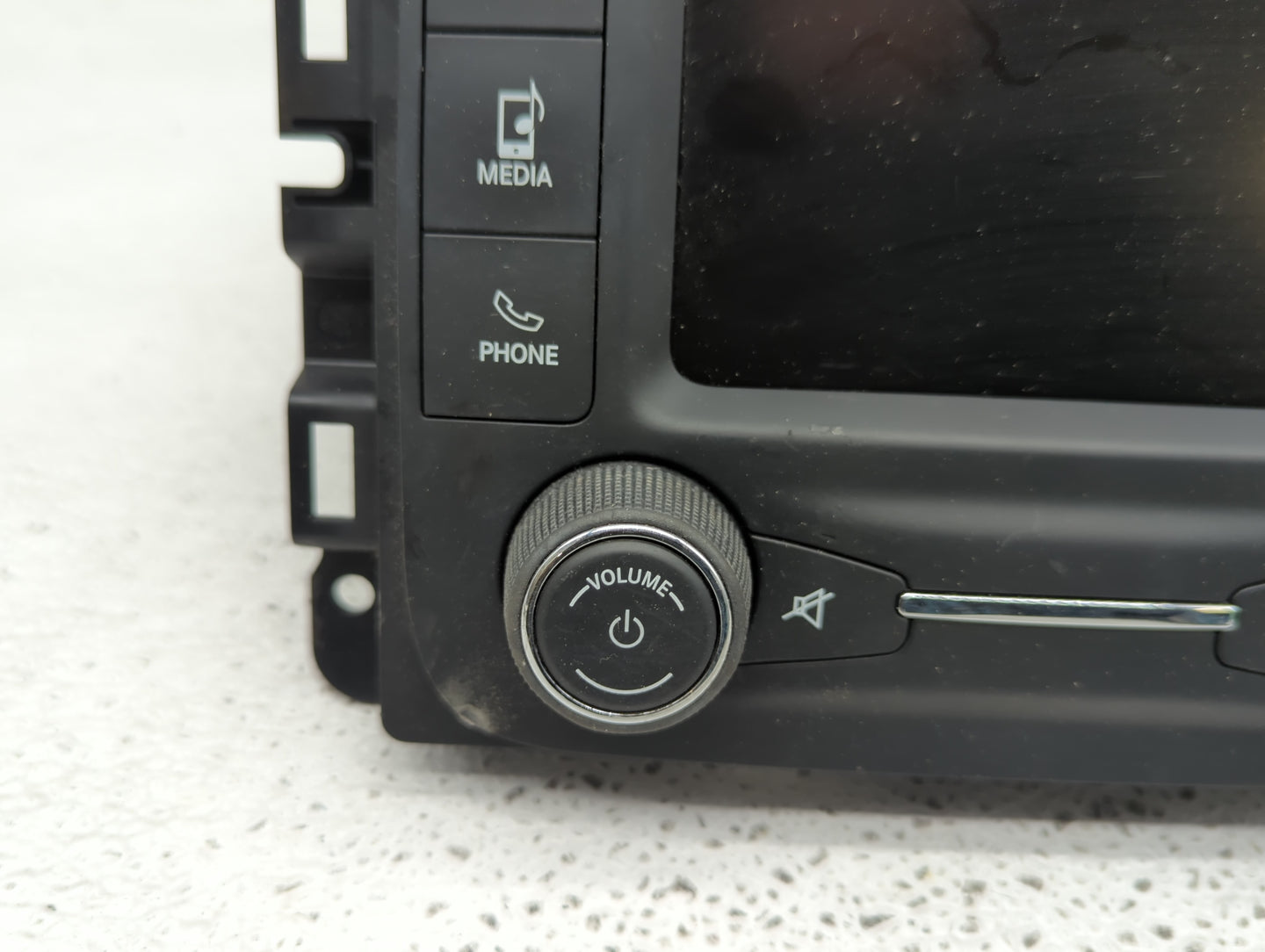 2015-2017 Jeep Renegade Radio AM FM Cd Player Receiver Replacement P/N:07356725020 Fits Fits 2015 2016 2017 OEM Used Auto Pa