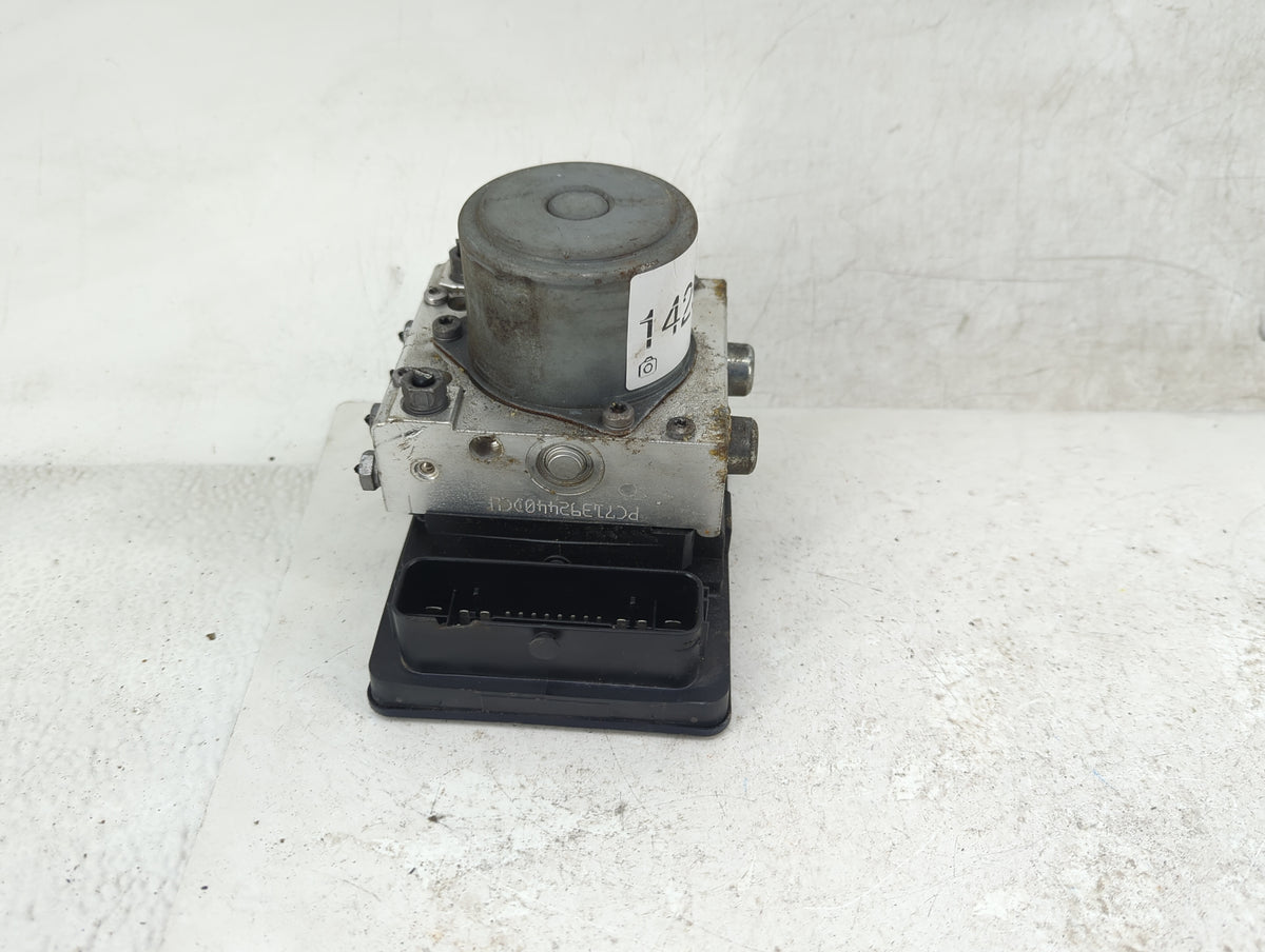 2015-2017 Jeep Renegade Anti-Lock Brake ABS Pump Module Actuator OEM P/N:52079885 Fits Fits 2015 2016 2017 OEM Used Auto Par
