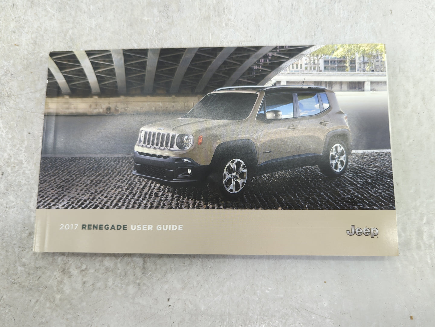 2017 Jeep Renegade Owners Manual Book Guide P/N:17BU-926-AA OEM Used Auto Parts - Oemusedautoparts1.com
