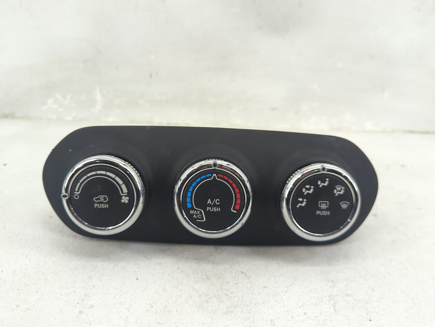 2017 Jeep Renegade Climate Control Module Temperature AC/Heater Replacement P/N:07356577920 838744Z Fits OEM Used Auto Parts