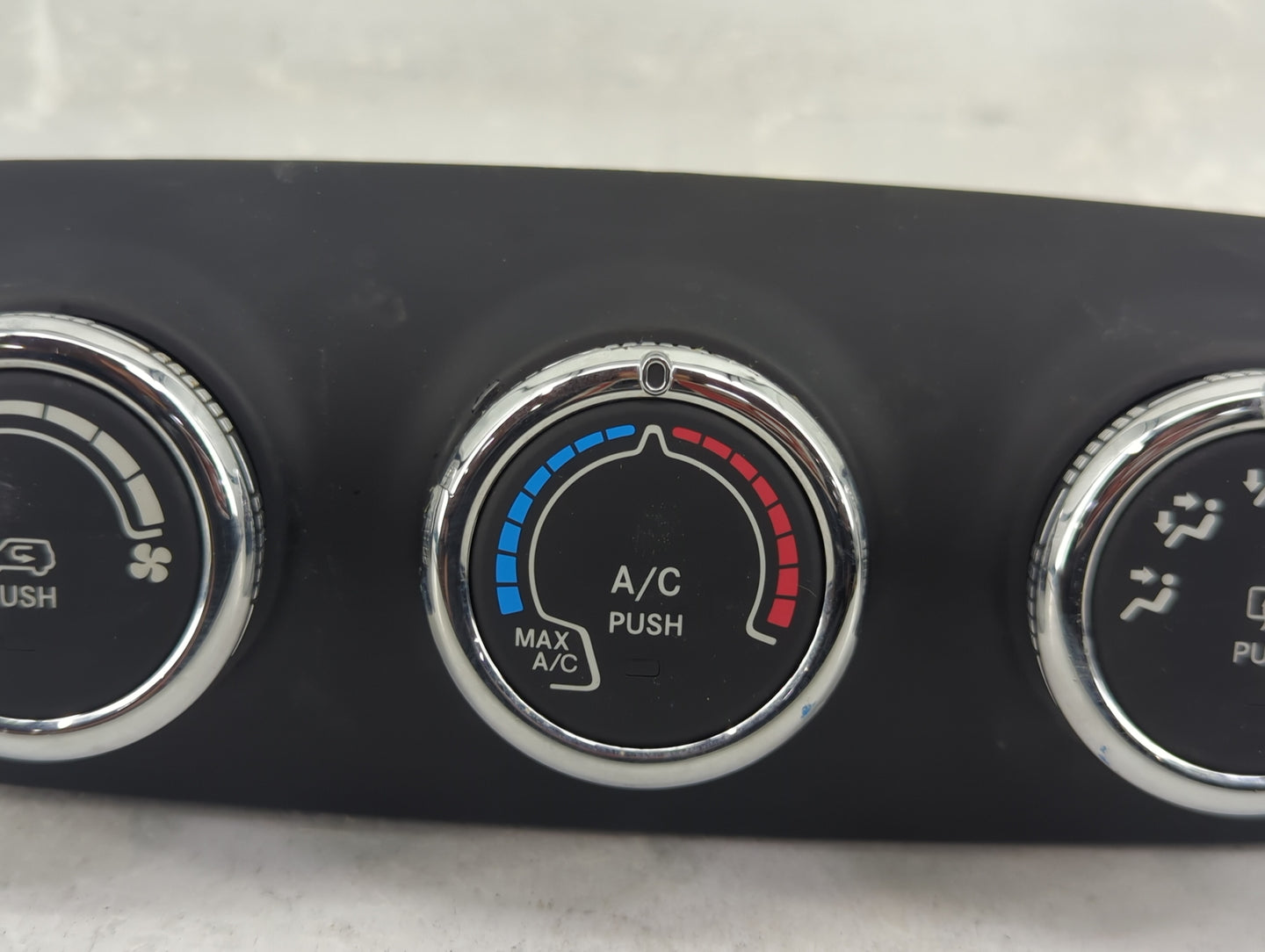 2017 Jeep Renegade Climate Control Module Temperature AC/Heater Replacement P/N:07356577920 838744Z Fits OEM Used Auto Parts