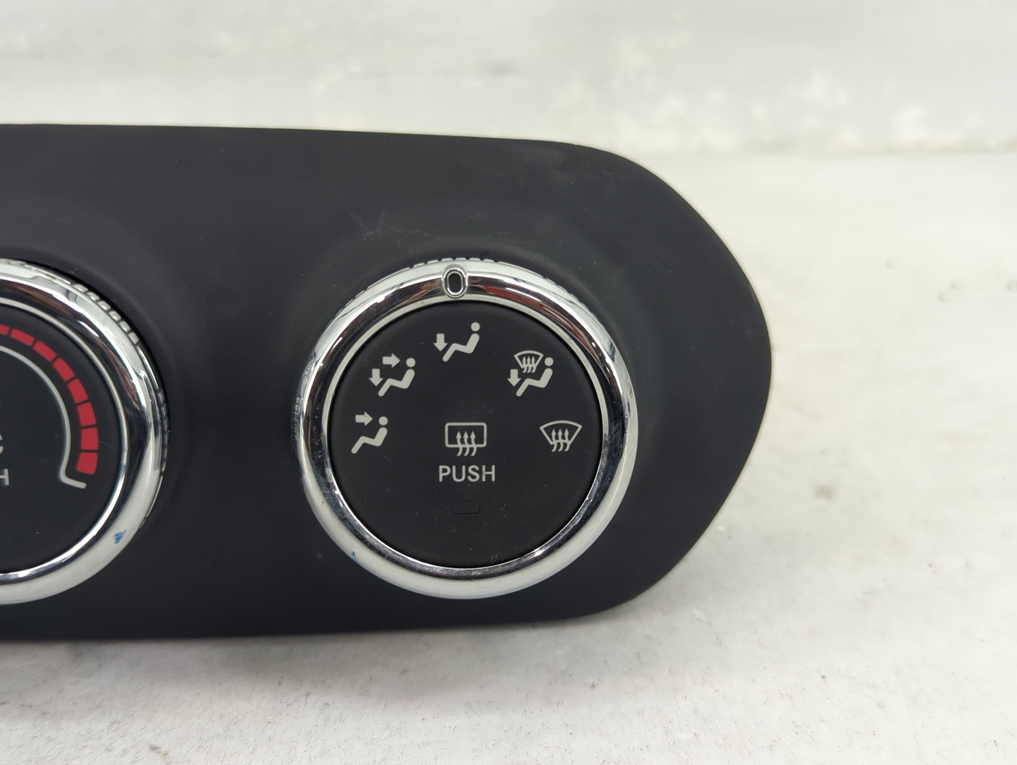 2017 Jeep Renegade Climate Control Module Temperature AC/Heater Replacement P/N:07356577920 838744Z Fits OEM Used Auto Parts