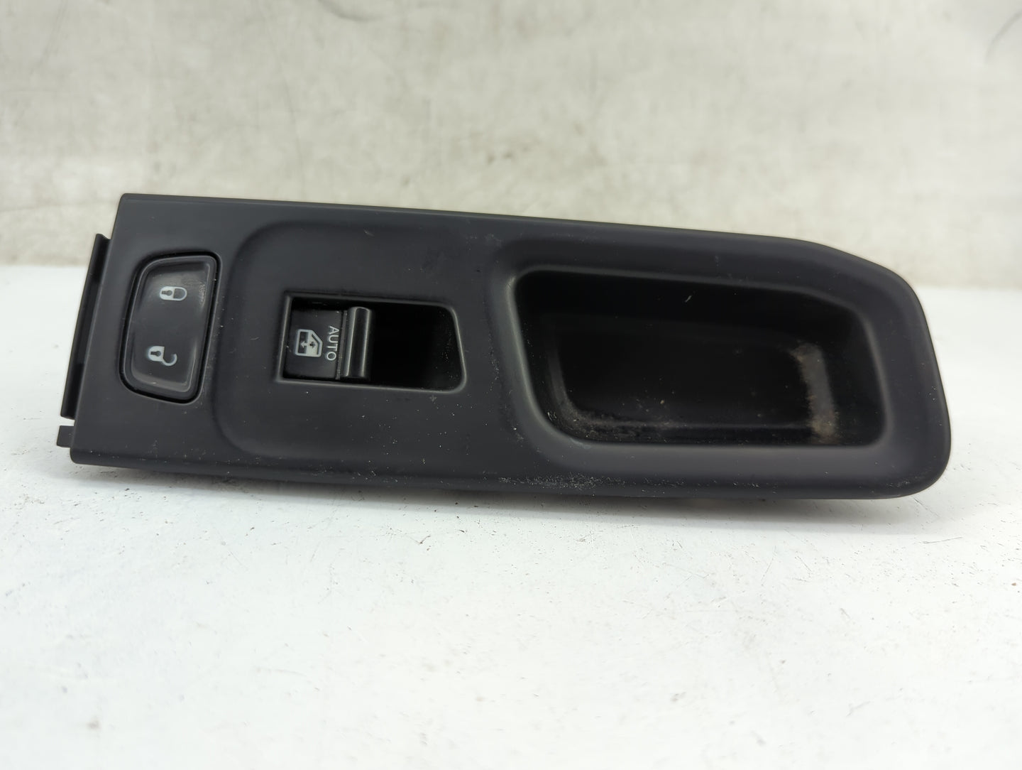 2017 Jeep Renegade Driver Left Door Master Power Window Switch - Oemusedautoparts1.com
