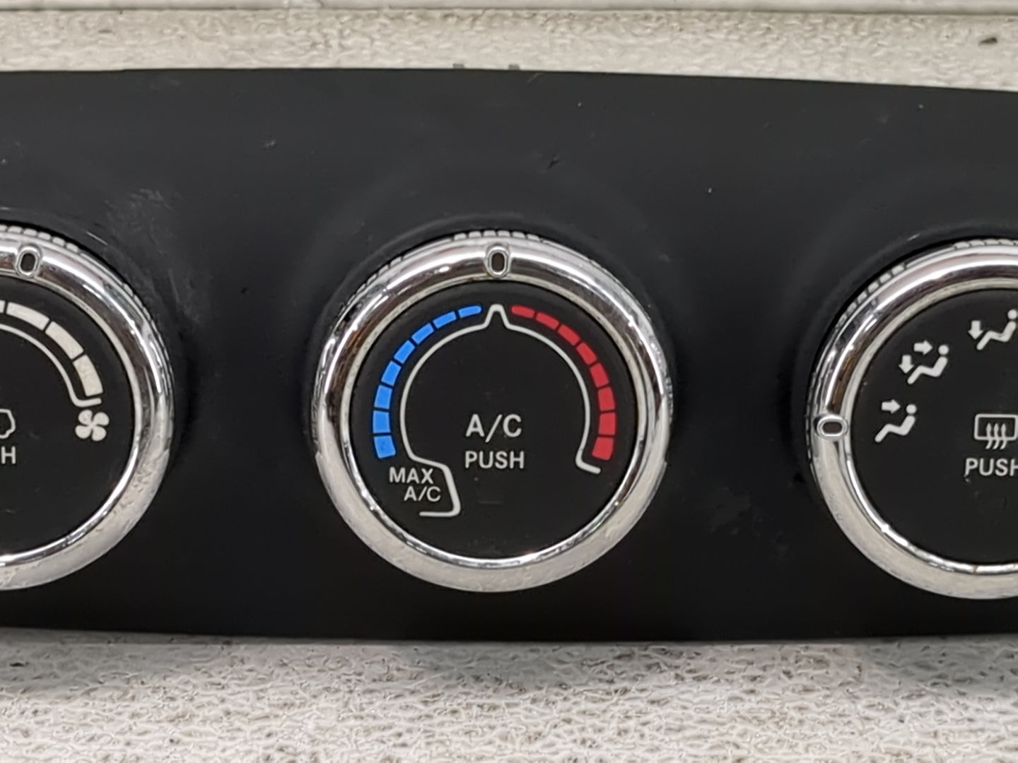 2015-2017 Jeep Renegade Climate Control Module Temperature AC/Heater Replacement P/N:07356577920 838744Z Fits Fits 2015 2016