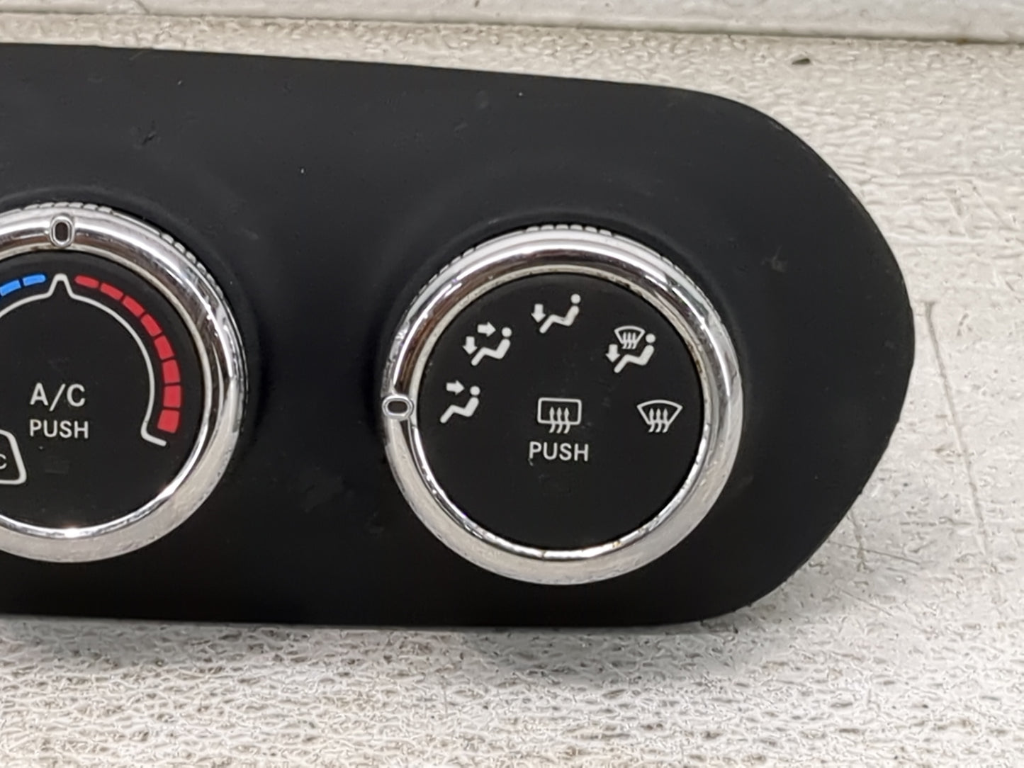 2015-2017 Jeep Renegade Climate Control Module Temperature AC/Heater Replacement P/N:07356577920 838744Z Fits Fits 2015 2016