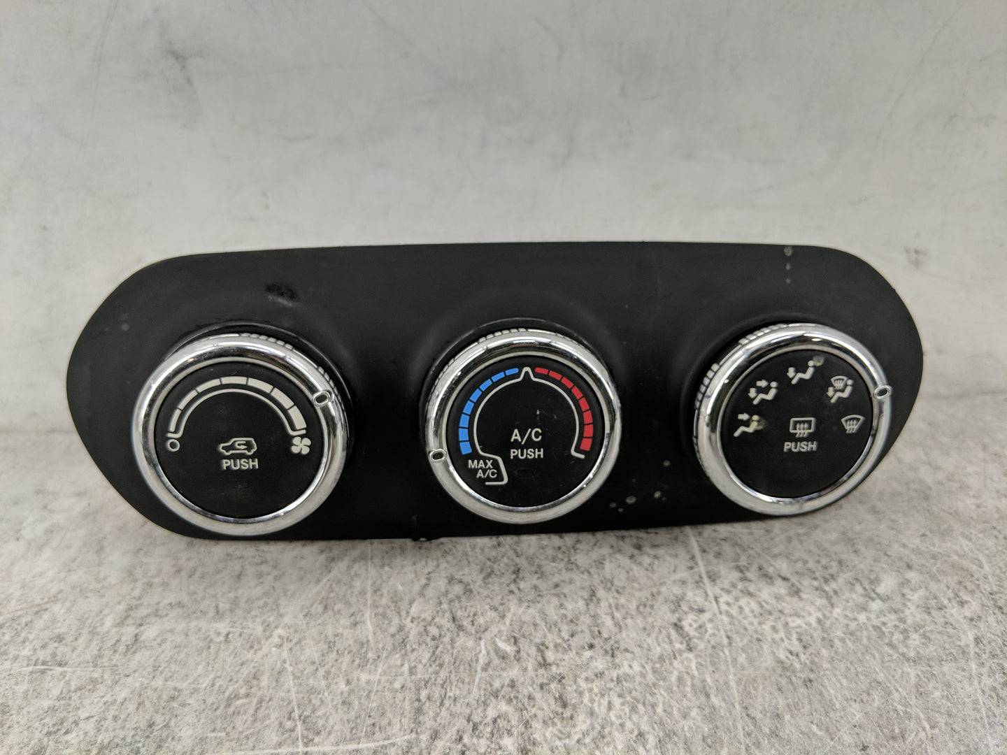 2017 Jeep Renegade Climate Control Module Temperature AC/Heater Replacement P/N:07356577920 838744Z Fits OEM Used Auto Parts