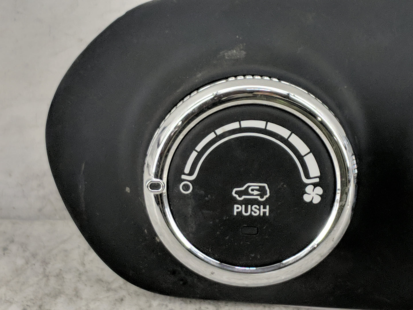 2017 Jeep Renegade Climate Control Module Temperature AC/Heater Replacement P/N:07356577920 838744Z, 91563 Fits OEM Used Aut