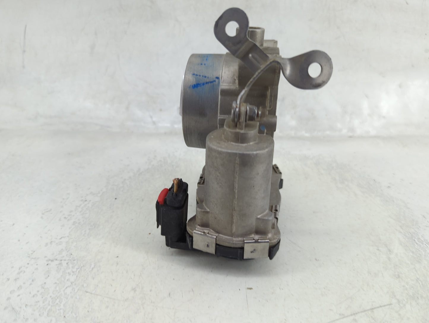 2015-2021 Jeep Renegade Throttle Body P/N:04891970AB Fits Fits 2014 2015 2016 2017 2018 2019 2020 2021 2022 OEM Used Auto Pa