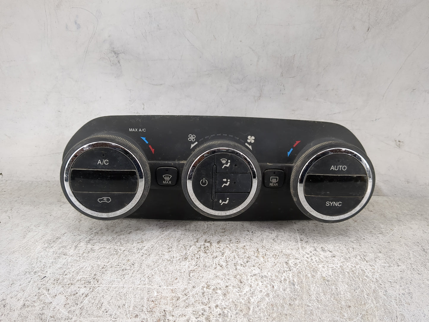 2017 Jeep Renegade Climate Control Module Temperature AC/Heater Replacement P/N:07356577930 838742Z Fits OEM Used Auto Parts