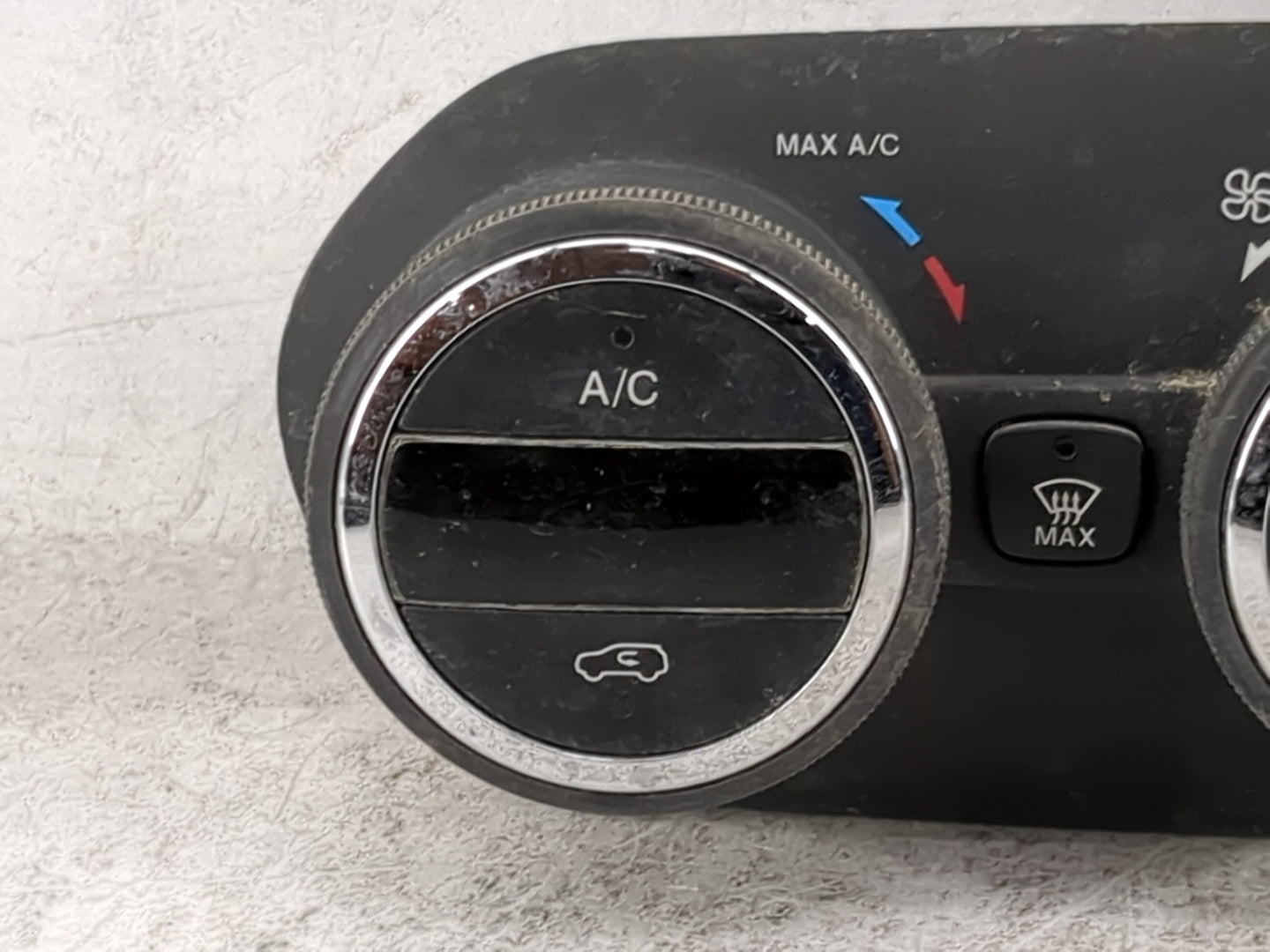 2017 Jeep Renegade Climate Control Module Temperature AC/Heater Replacement P/N:07356577930 838742Z Fits OEM Used Auto Parts
