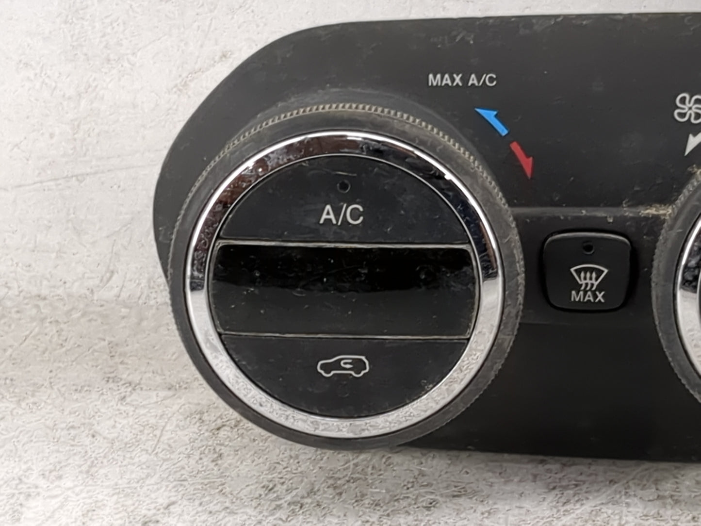 2017 Jeep Renegade Climate Control Module Temperature AC/Heater Replacement P/N:07356577930 838742Z Fits OEM Used Auto Parts