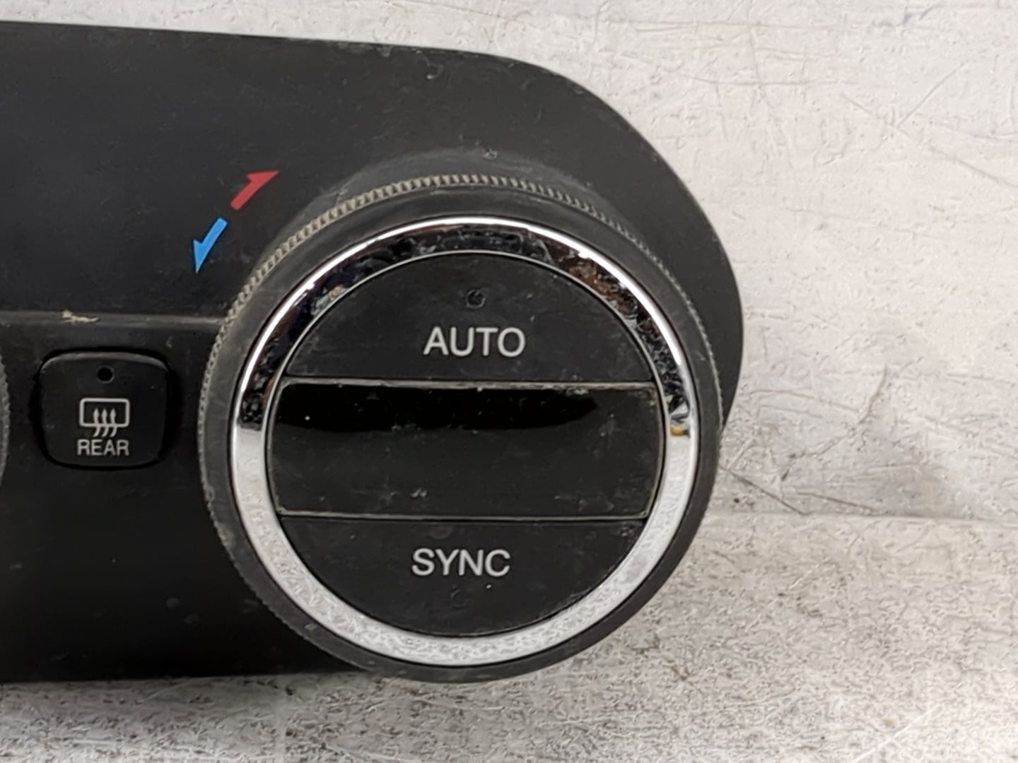 2017 Jeep Renegade Climate Control Module Temperature AC/Heater Replacement P/N:07356577930 838742Z Fits OEM Used Auto Parts