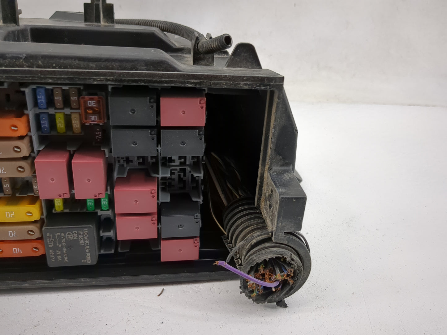 2015-2021 Jeep Renegade Fusebox Fuse Box Panel Relay Module P/N:9368201621 51925031 Fits Fits 2015 2016 2017 2018 2019 2020 