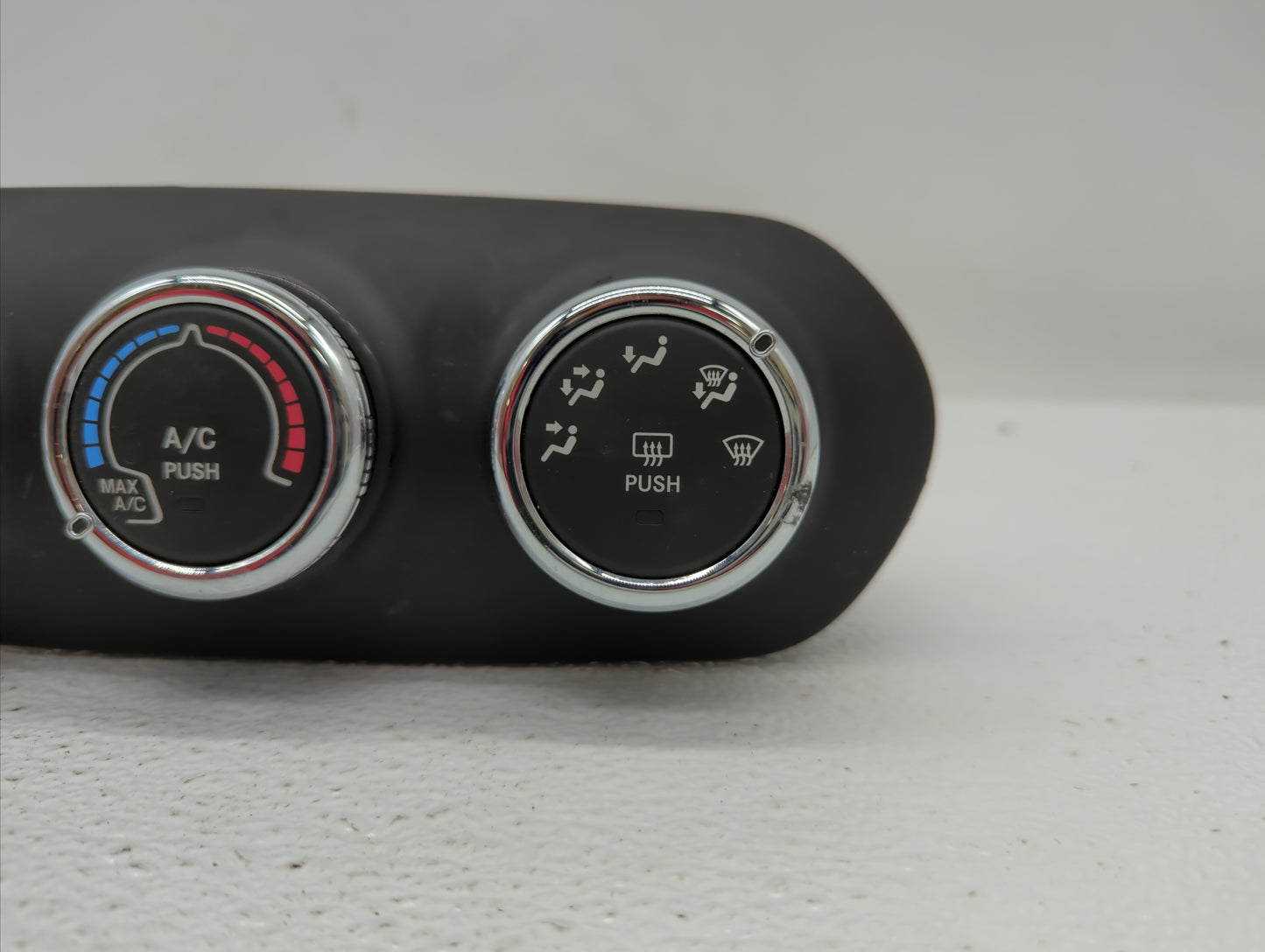 2017 Jeep Renegade Climate Control Module Temperature AC/Heater Replacement P/N:838744Z Fits OEM Used Auto Parts - Oemusedau