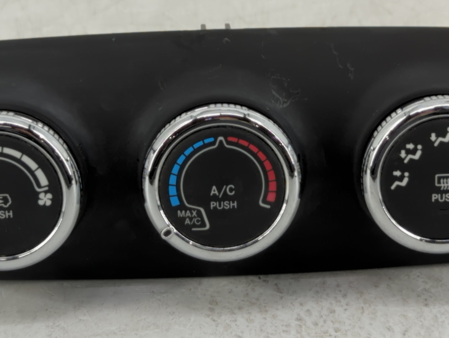 2017 Jeep Renegade Climate Control Module Temperature AC/Heater Replacement P/N:838744Z Fits OEM Used Auto Parts - Oemusedau
