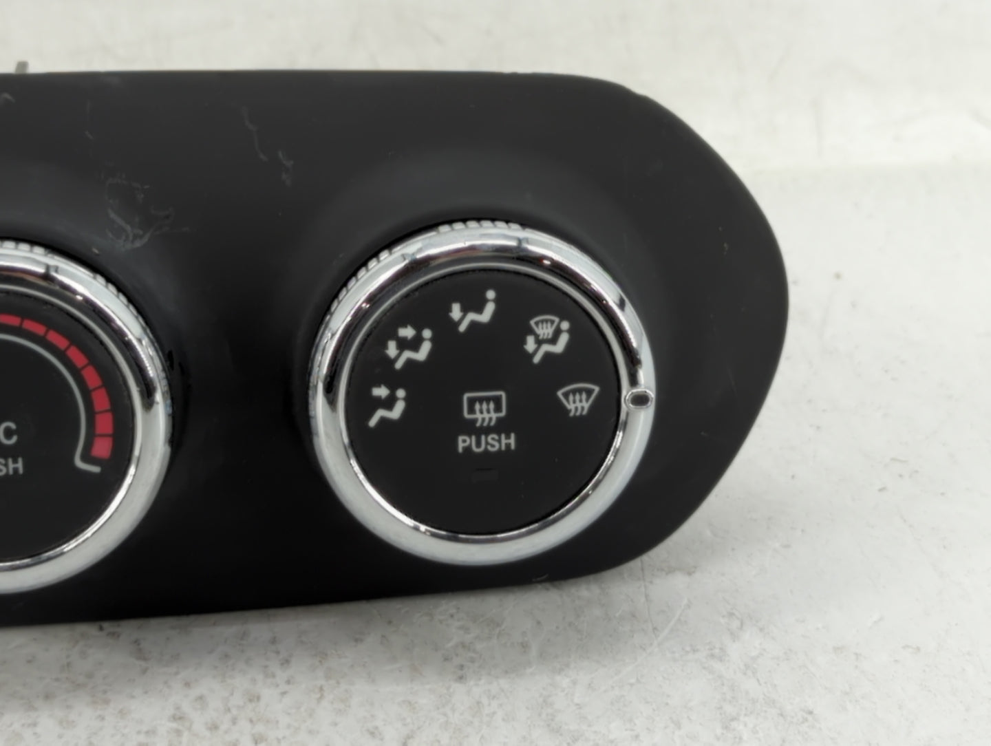 2017 Jeep Renegade Climate Control Module Temperature AC/Heater Replacement P/N:838744Z Fits OEM Used Auto Parts - Oemusedau
