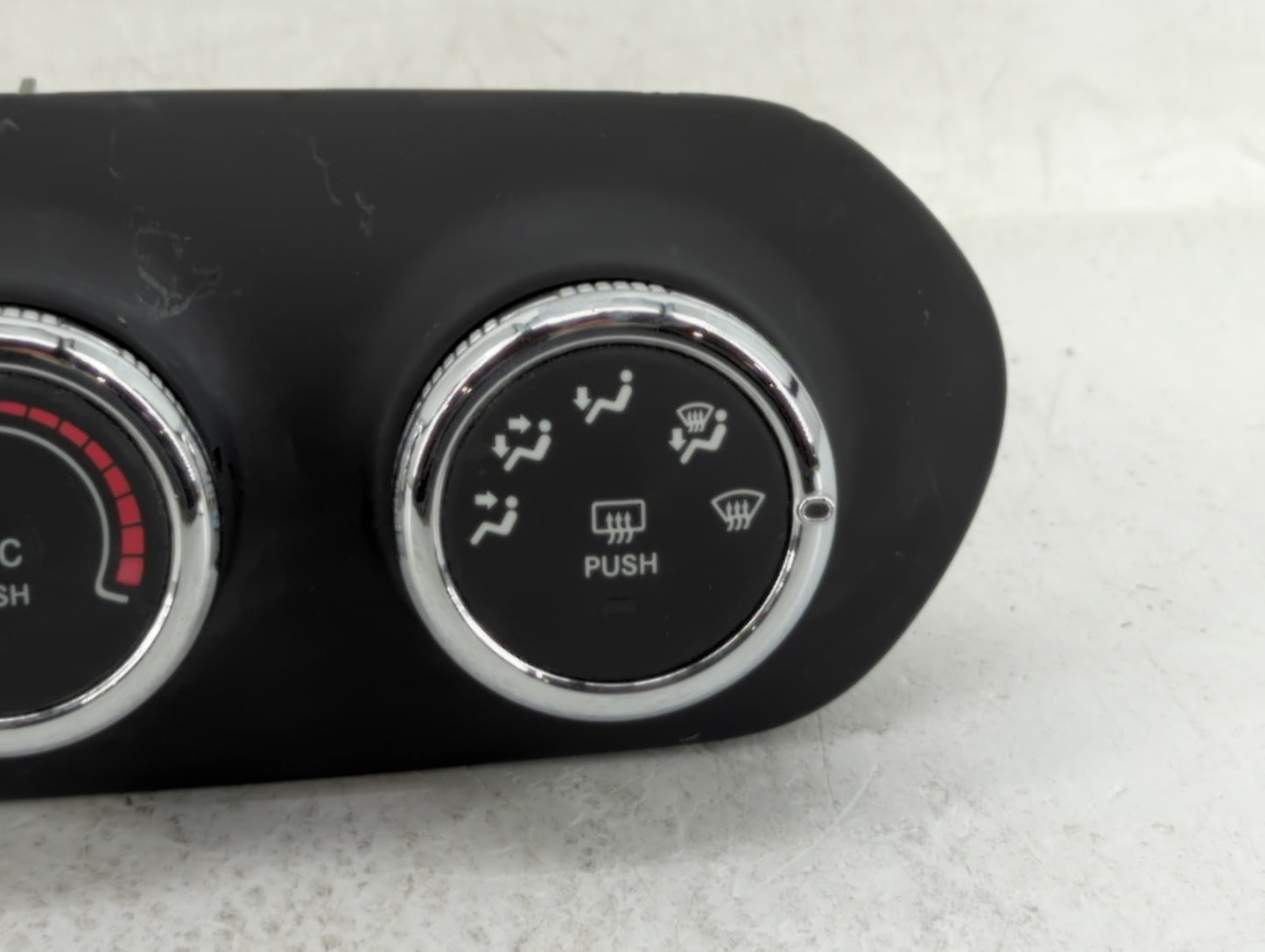 2017 Jeep Renegade Climate Control Module Temperature AC/Heater Replacement P/N:838744Z Fits OEM Used Auto Parts - Oemusedau