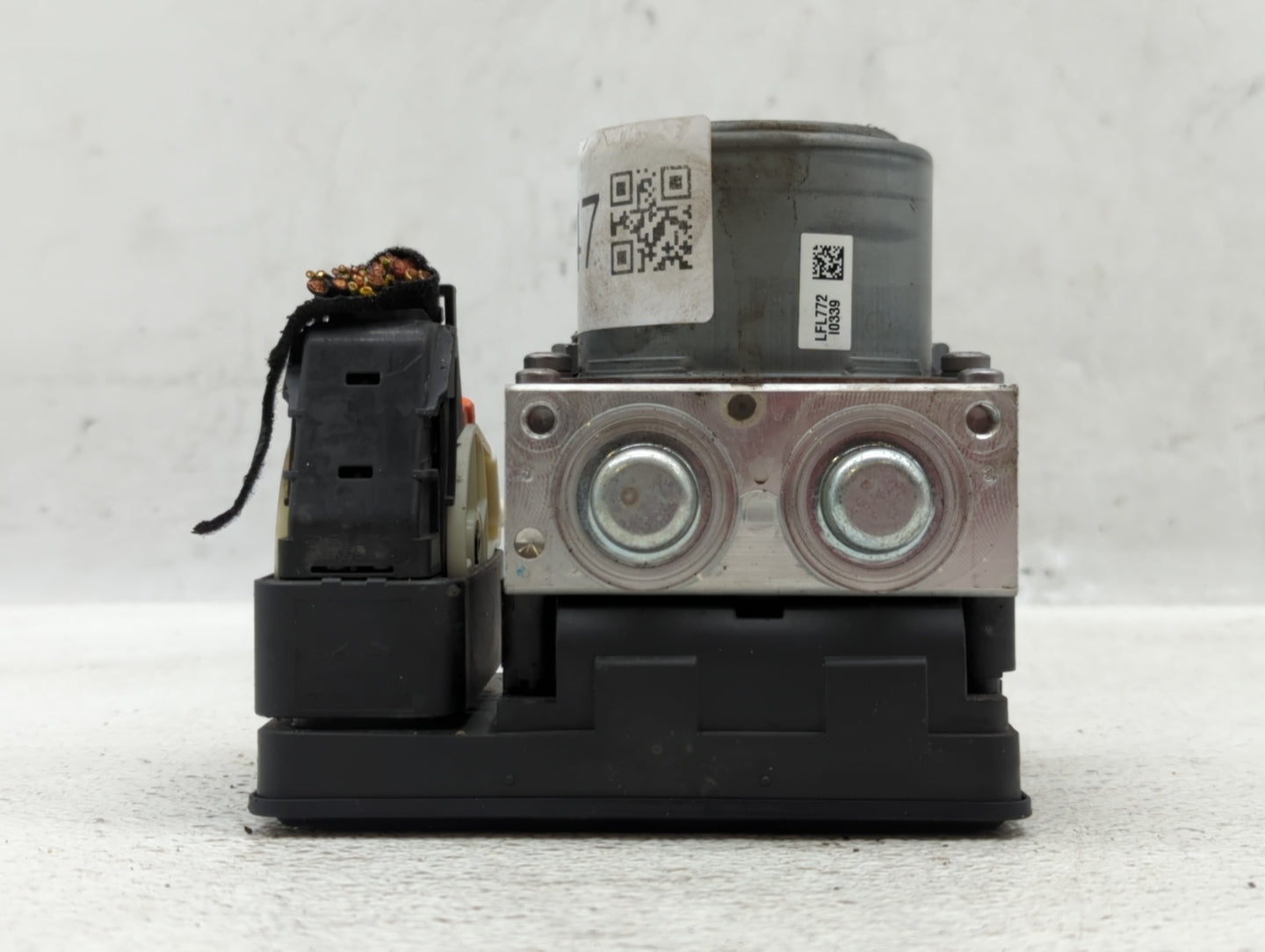 2015-2017 Jeep Renegade ABS Pump Control Module Replacement P/N:54087638A 52079885 Fits Fits 2015 2016 2017 OEM Used Auto Pa
