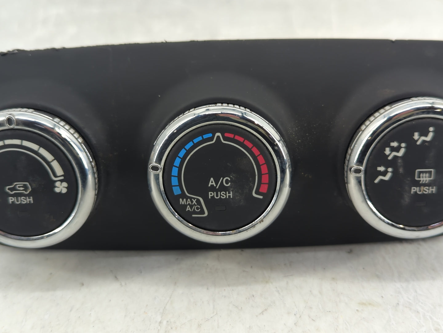 2017 Jeep Renegade Climate Control Module Temperature AC/Heater Replacement P/N:838744Z Fits OEM Used Auto Parts - Oemusedau