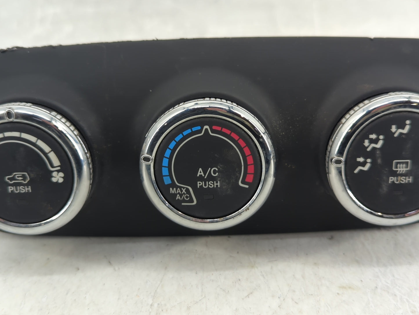 2017 Jeep Renegade Climate Control Module Temperature AC/Heater Replacement P/N:838744Z Fits OEM Used Auto Parts - Oemusedau