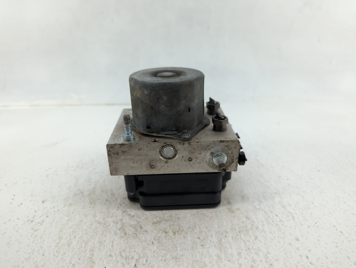 2015-2017 Jeep Renegade Anti-Lock Brake ABS Pump Module Actuator OEM P/N:FK41-2C405-AC Fits Fits 2015 2016 2017 OEM Used Aut