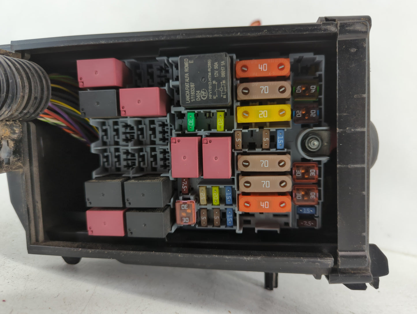 2015-2021 Jeep Renegade Fusebox Fuse Box Panel Relay Module P/N:52027004 Fits Fits 2015 2016 2017 2018 2019 2020 2021 OEM Us