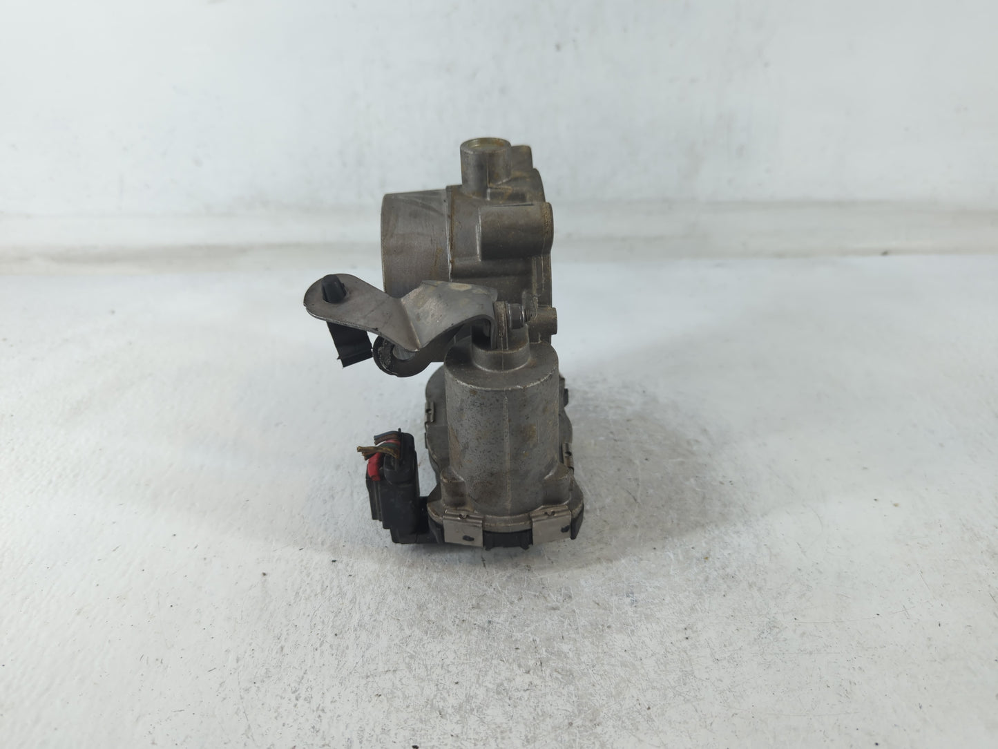 2015-2021 Jeep Renegade Throttle Body P/N:04891970AB Fits Fits 2014 2015 2016 2017 2018 2019 2020 2021 2022 OEM Used Auto Pa