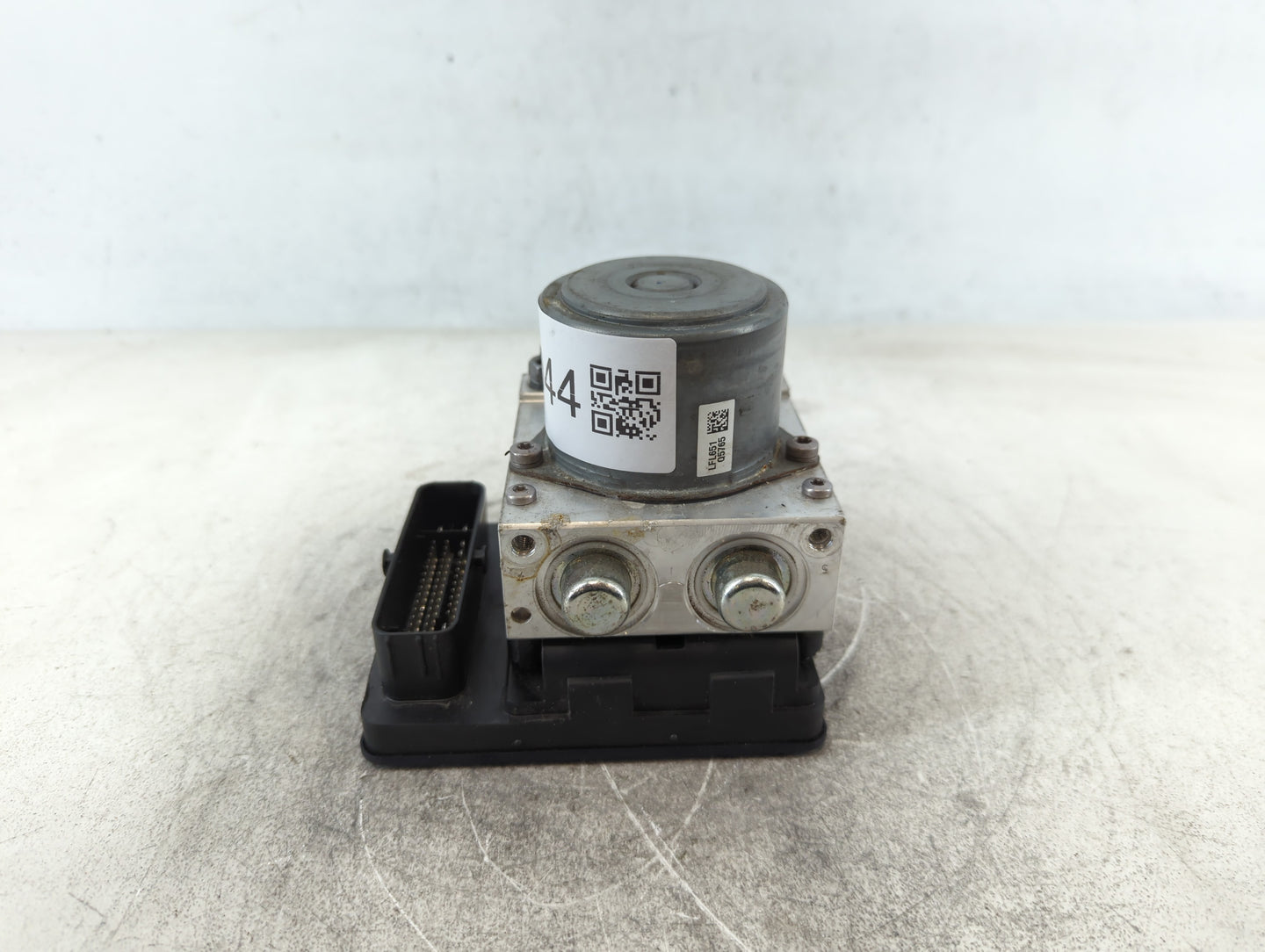 2015-2017 Jeep Renegade ABS Pump Control Module Replacement P/N:52029708 Fits Fits 2015 2016 2017 OEM Used Auto Parts - Oemu