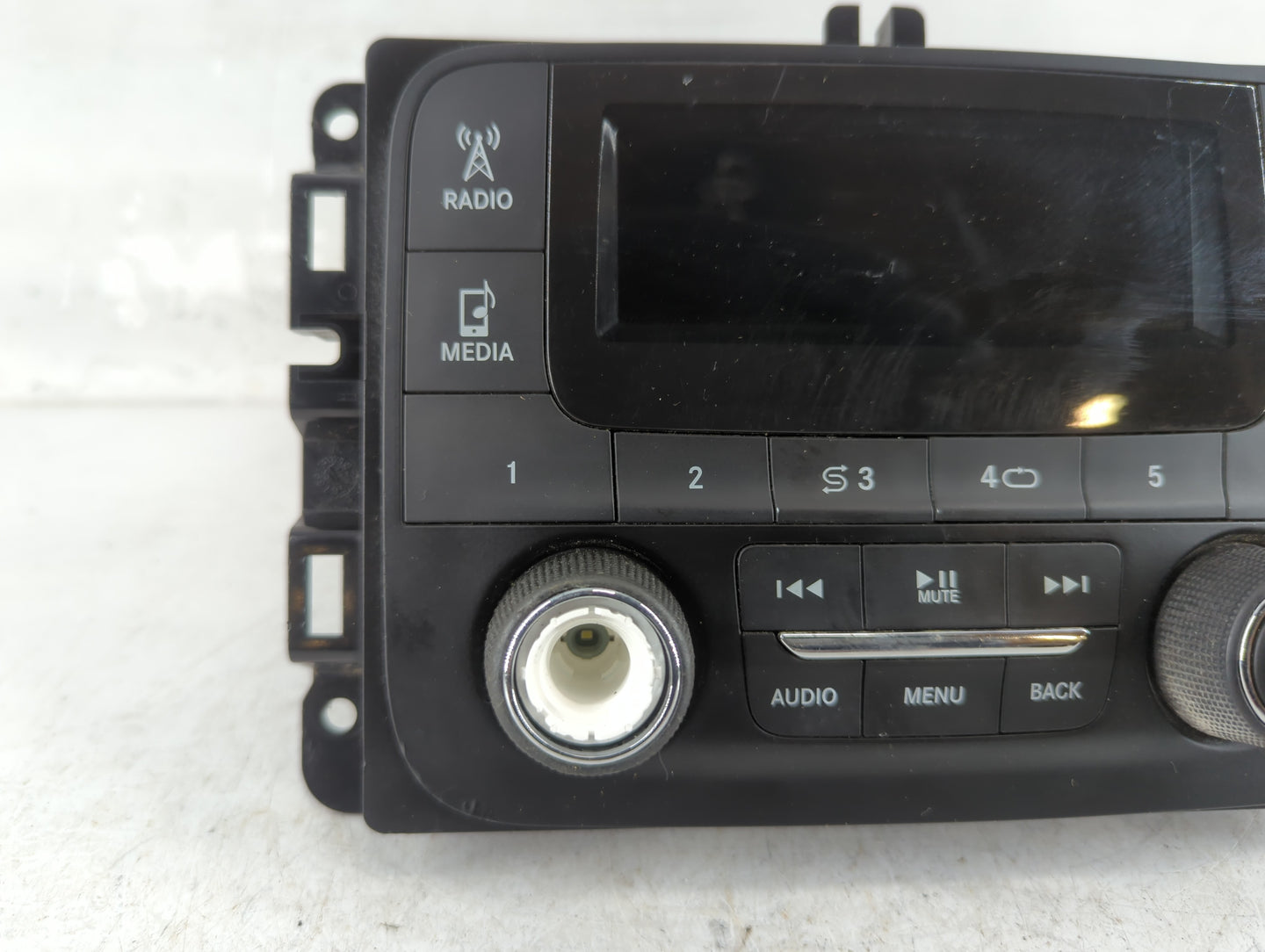 2017 Jeep Renegade Radio AM FM Cd Player Receiver Replacement P/N:07356725020 30540 Fits OEM Used Auto Parts - Oemusedautopa