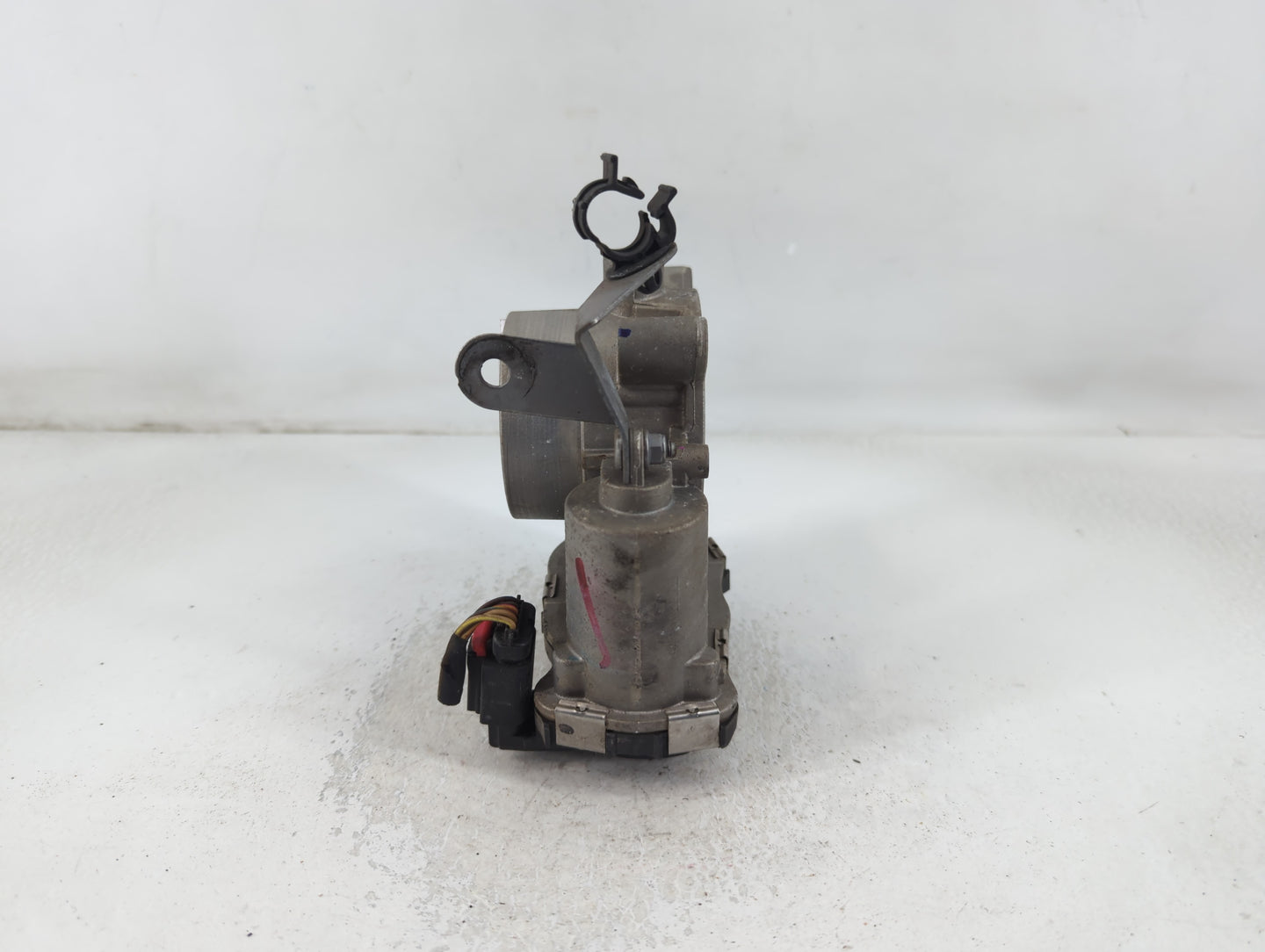 2015-2021 Jeep Renegade Throttle Body P/N:04891970AB Fits Fits 2014 2015 2016 2017 2018 2019 2020 2021 2022 OEM Used Auto Pa