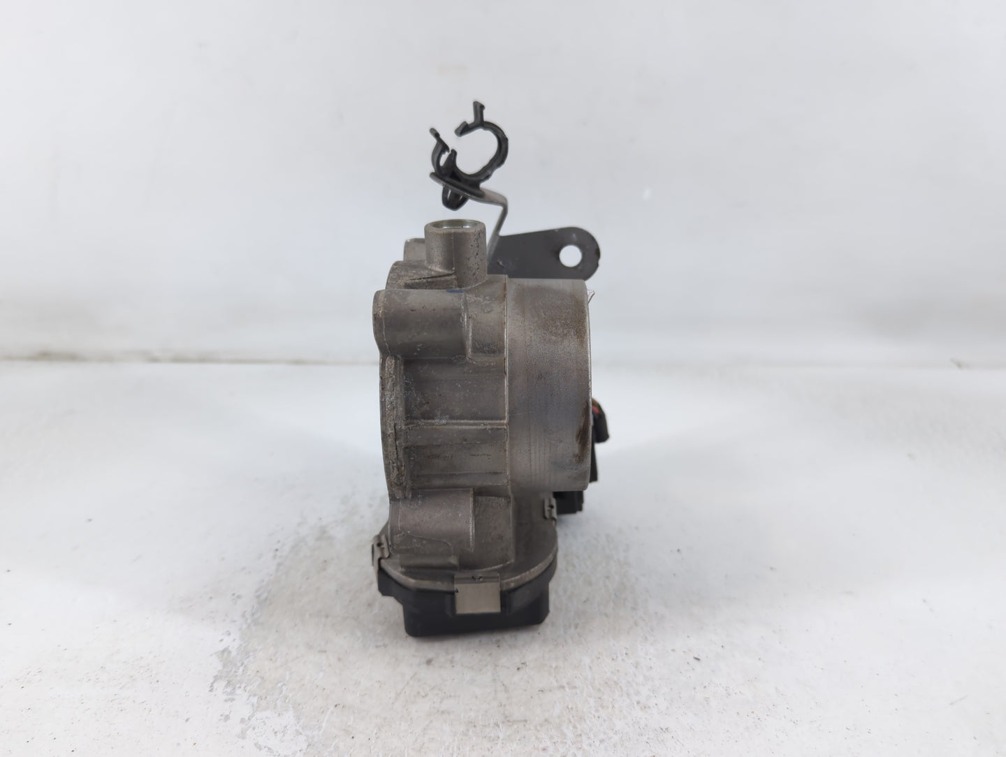 2015-2021 Jeep Renegade Throttle Body P/N:04891970AB Fits Fits 2014 2015 2016 2017 2018 2019 2020 2021 2022 OEM Used Auto Pa