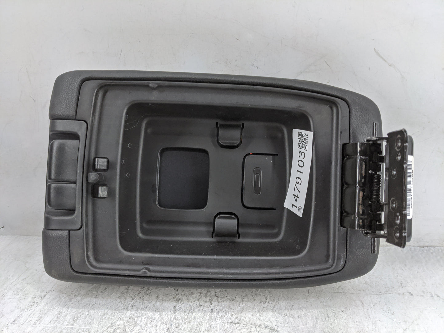 2011-2018 Jeep Wrangler Center Console Armrest Cover Lid P/N:M010011114JX9 Fits Fits 2011 2012 2013 2014 2015 2016 2017 2018