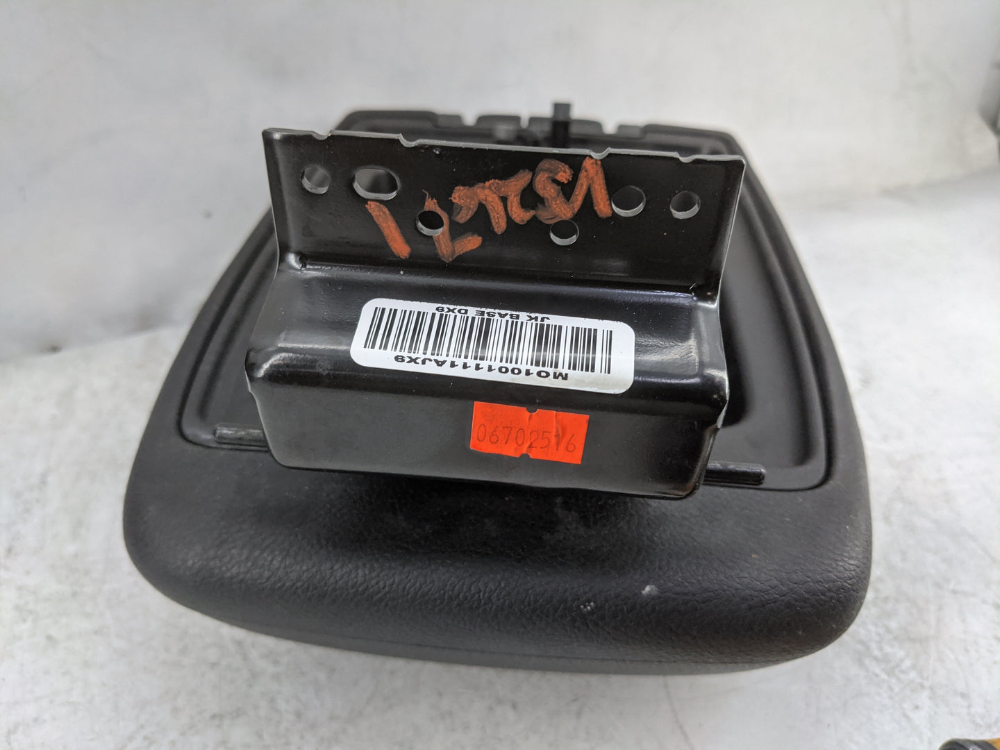 2011-2018 Jeep Wrangler Center Console Armrest Cover Lid P/N:M010011114JX9 Fits Fits 2011 2012 2013 2014 2015 2016 2017 2018