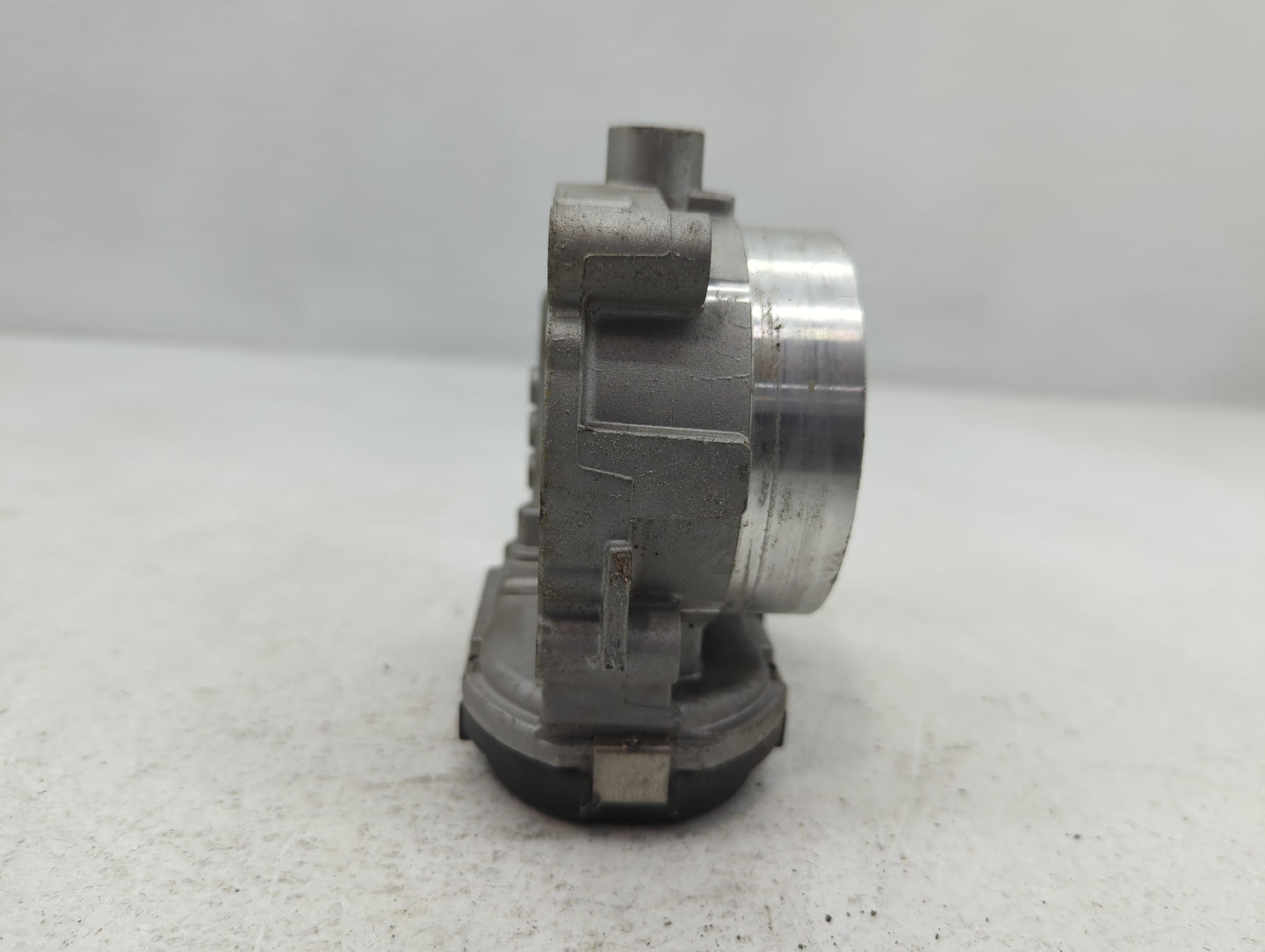 2012-2018 Jeep Wrangler Throttle Body P/N:0 280 750 570 05184349AC Fits OEM Used Auto Parts - Oemusedautoparts1.com