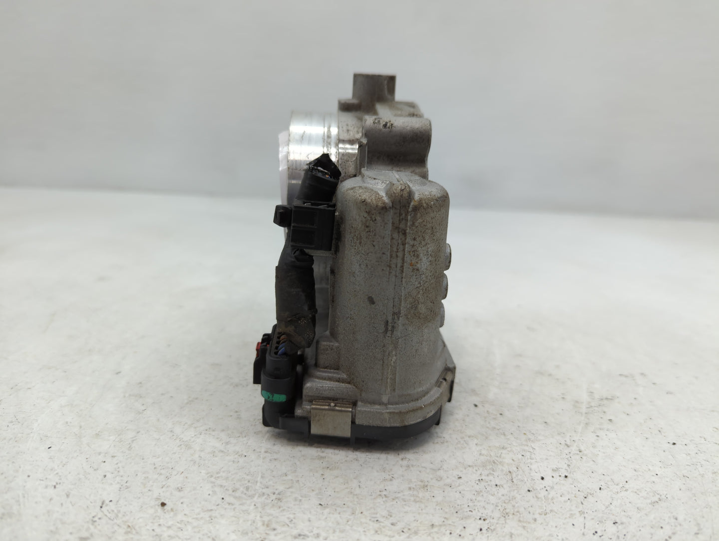 2012-2018 Jeep Wrangler Throttle Body P/N:0 280 750 570 05184349AC Fits OEM Used Auto Parts - Oemusedautoparts1.com