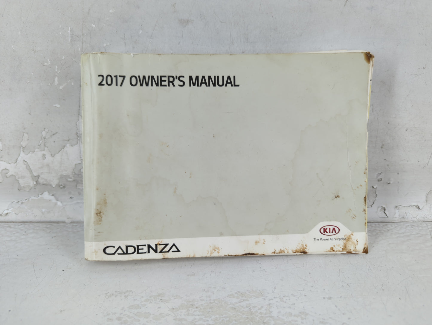 2017 Kia Cadenza Owners Manual Book Guide P/N:HF6O-EU71E OEM Used Auto Parts - Oemusedautoparts1.com