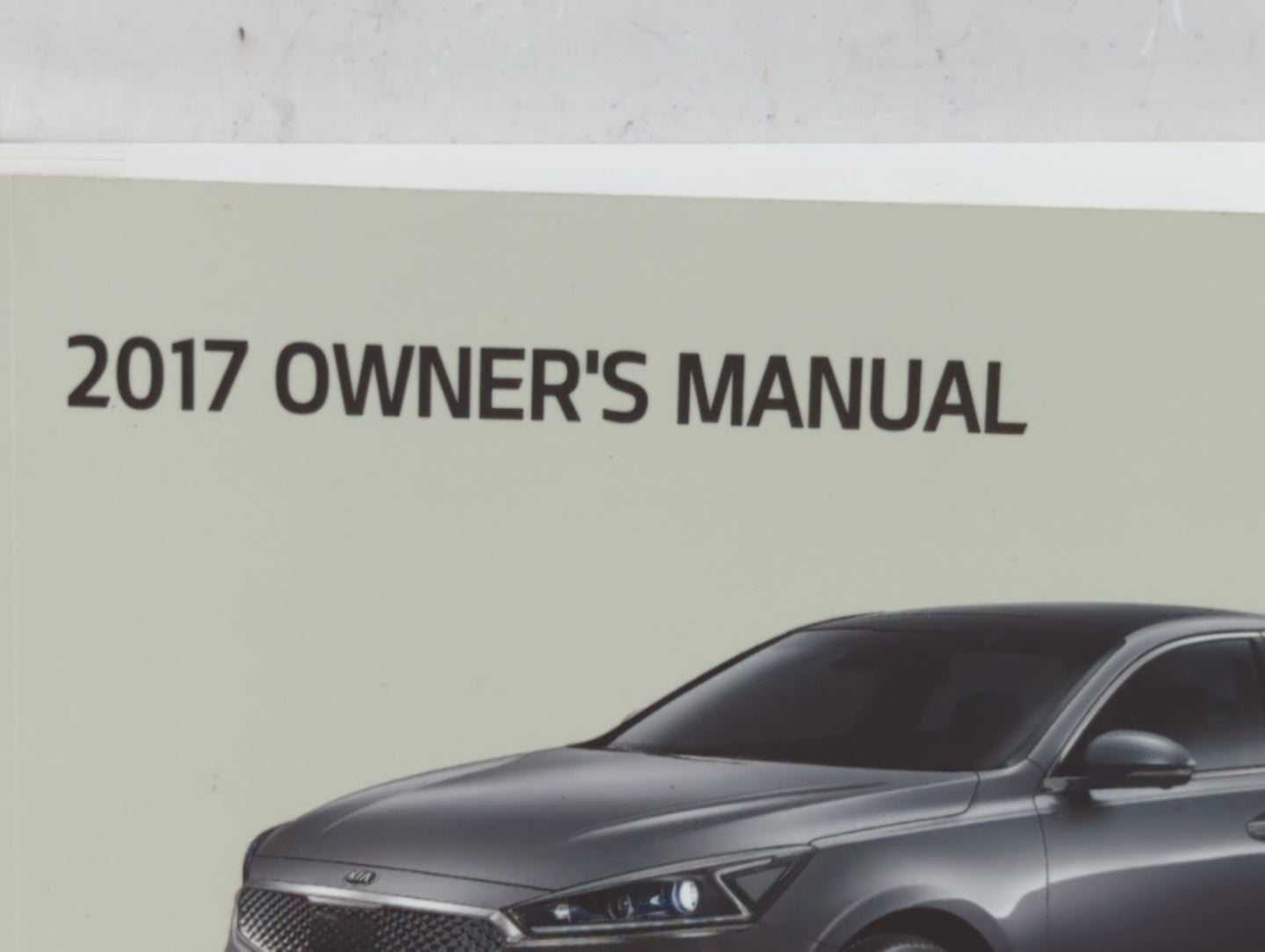2017 Kia Cadenza Owners Manual Book Guide P/N:HF6O-EU72G OEM Used Auto Parts - Oemusedautoparts1.com