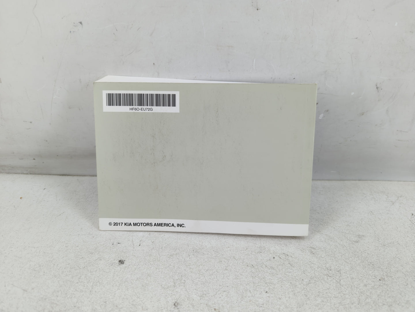 2017 Kia Cadenza Owners Manual Book Guide P/N:HF6O-EU72G OEM Used Auto Parts - Oemusedautoparts1.com