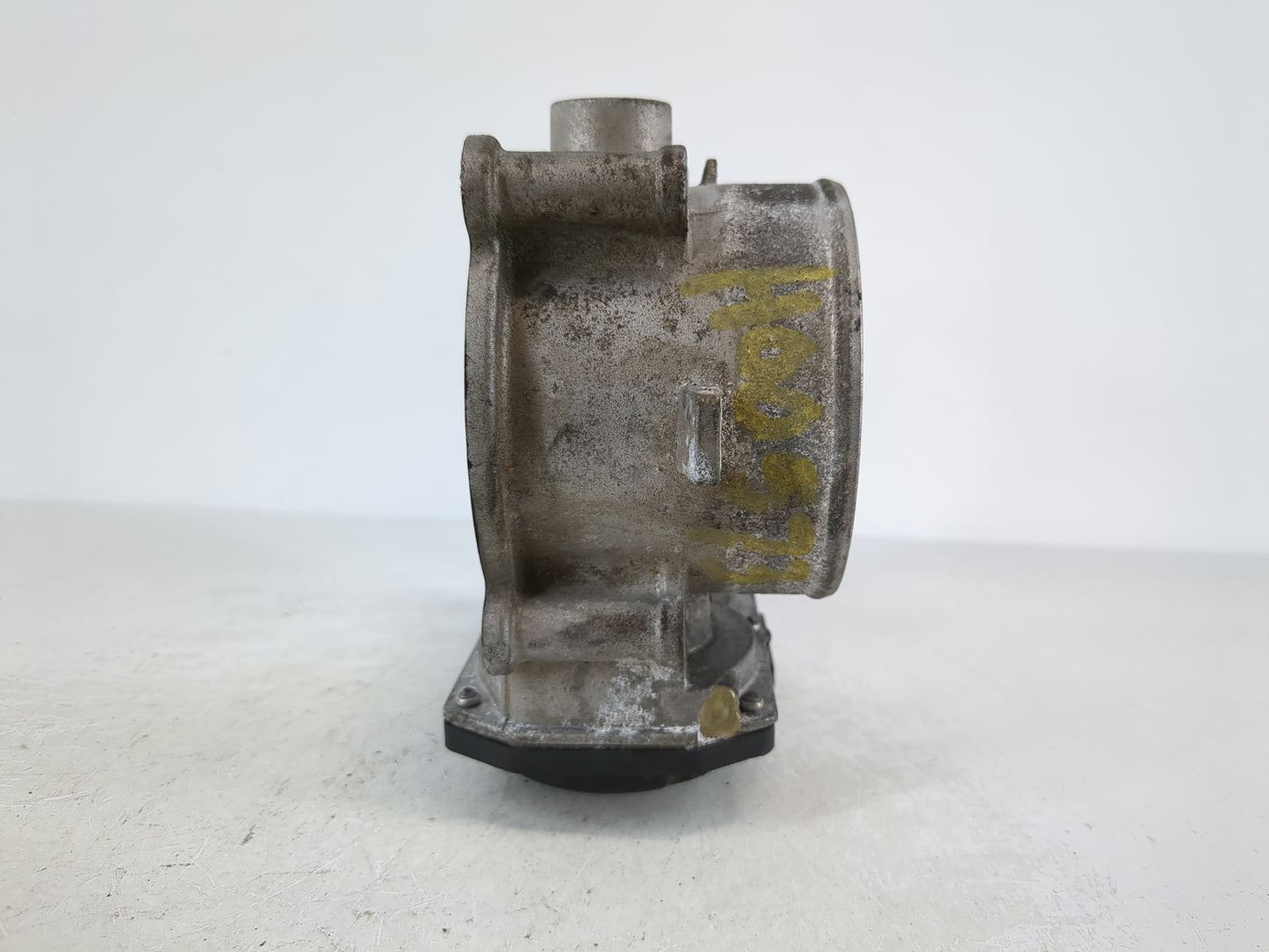 2017-2020 Kia Cadenza Throttle Body P/N:35100-3E100 Fits Fits 2017 2018 2019 2020 2021 2022 OEM Used Auto Parts - Oemusedaut